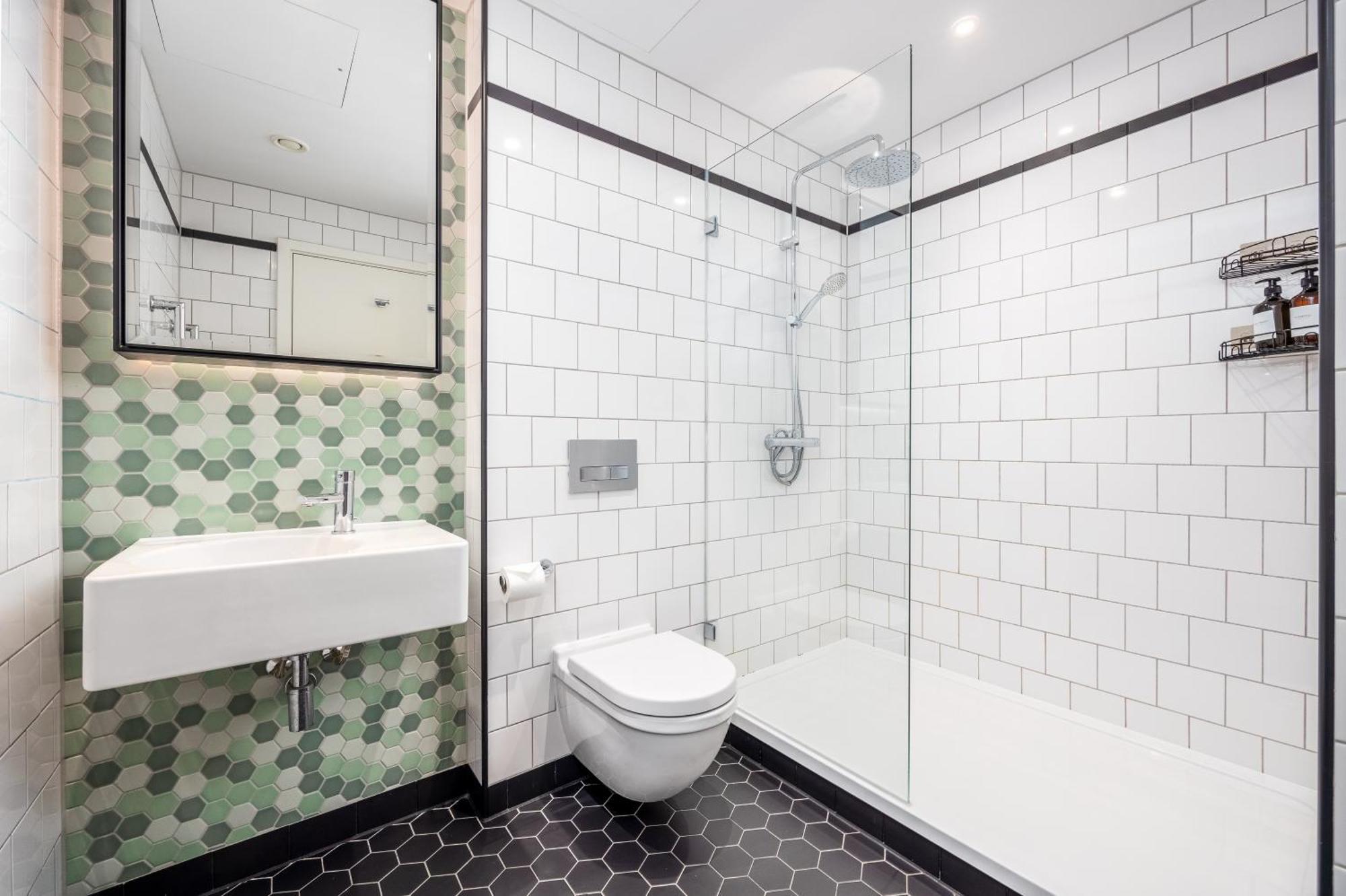 Luxury & Spacious 2 Bedroom Apt With City Views * Londen