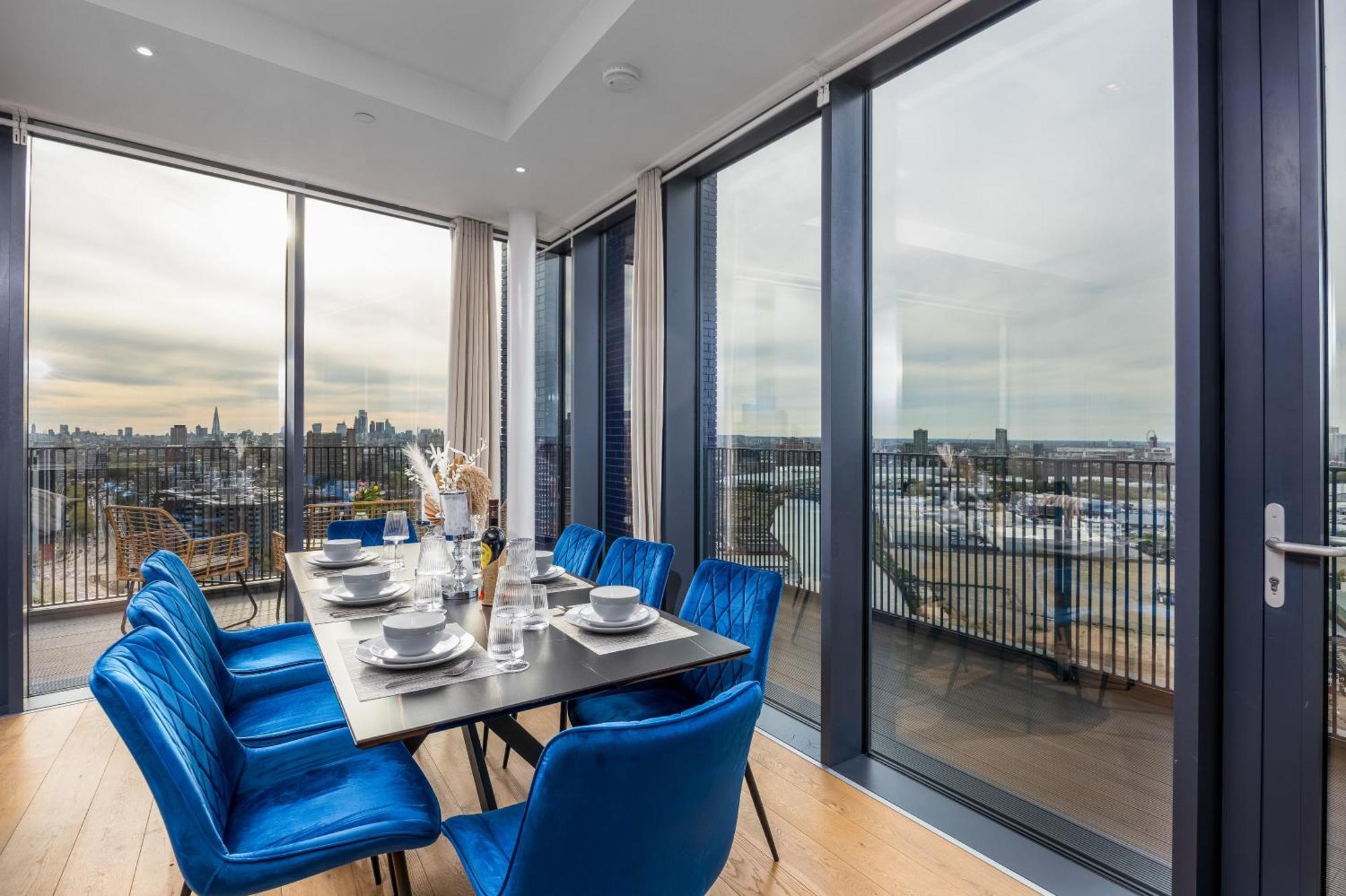 Appartement Luxury & Spacious 2 Bedroom Apt With City Views Londen
