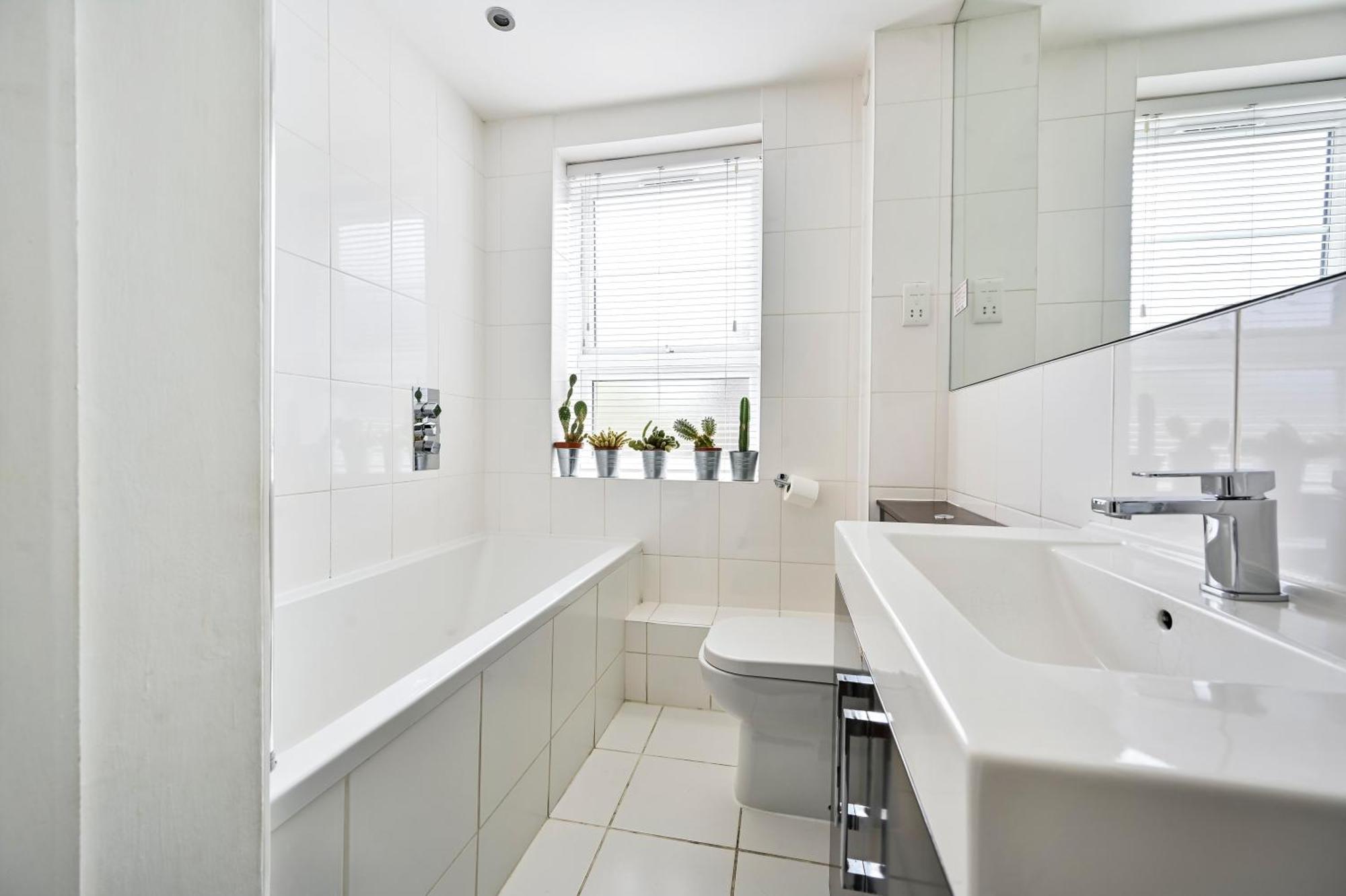 Cosy 1-Bed E15, Sleeps 4, 1 Min From Tube Station Near O2 Arena Lägenhet London