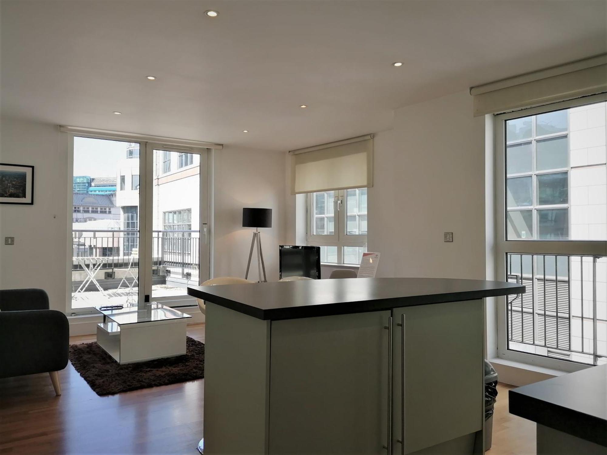 Still Life Tower Hill Executive Apartment