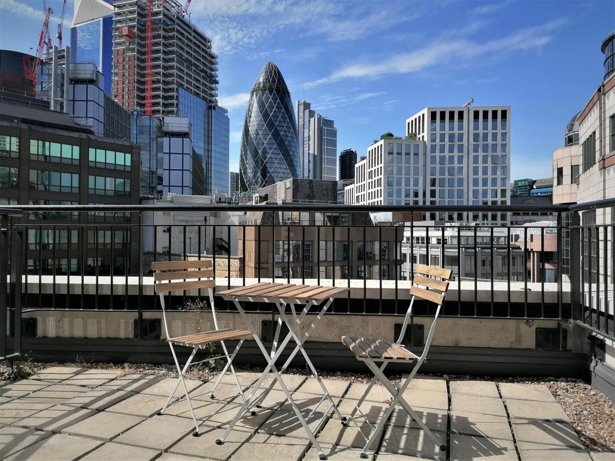 Apartment Still Life Tower Hill Executive *