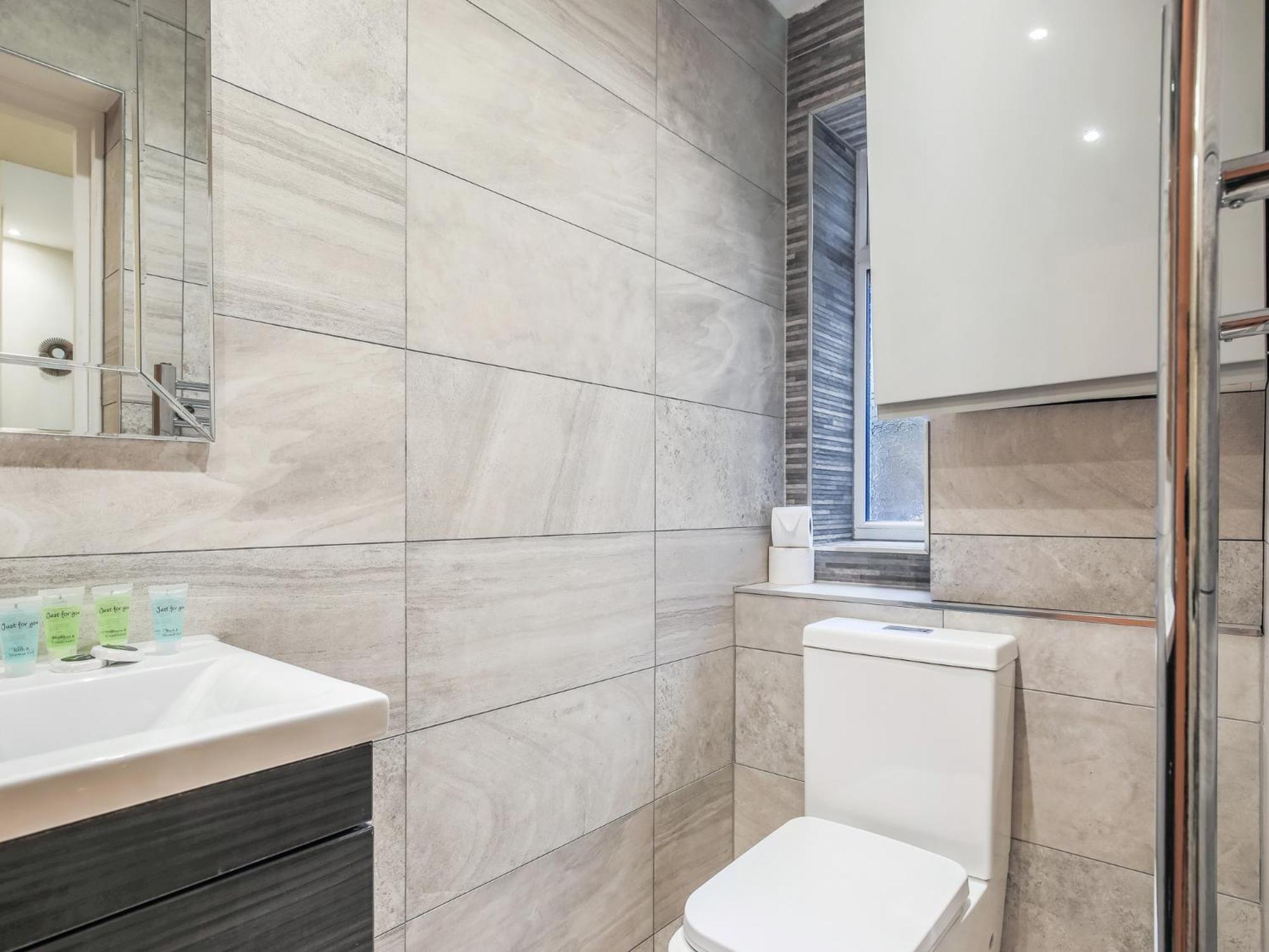 Appartement Ealing Queen Of The Suburbs One Bedroom Pass The Keys *