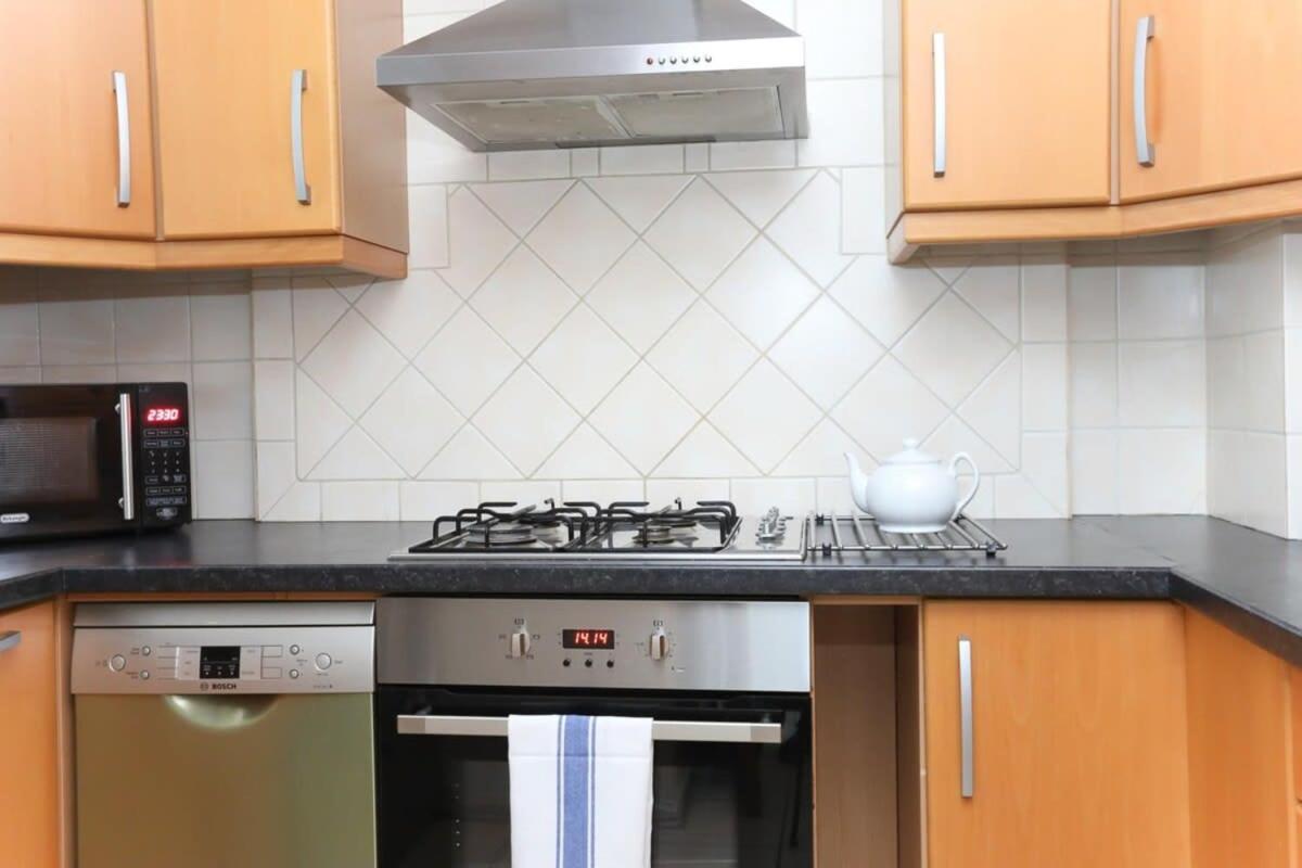 2 Bedroom In Waterloo Central Apartment London