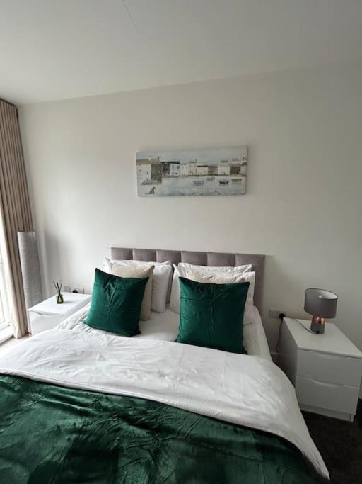 Appartement Contemporary Urban Retreat, 2-bedroom Haven By City Airport Londen