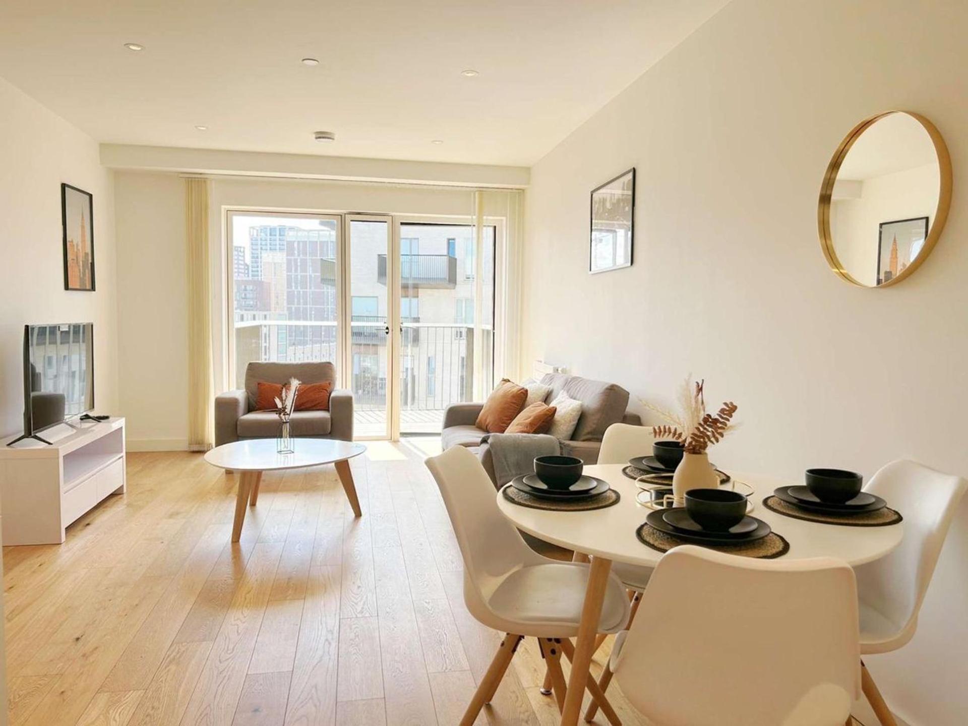 Apartment-newham-sleeps2-balcony-89ws Apartment *