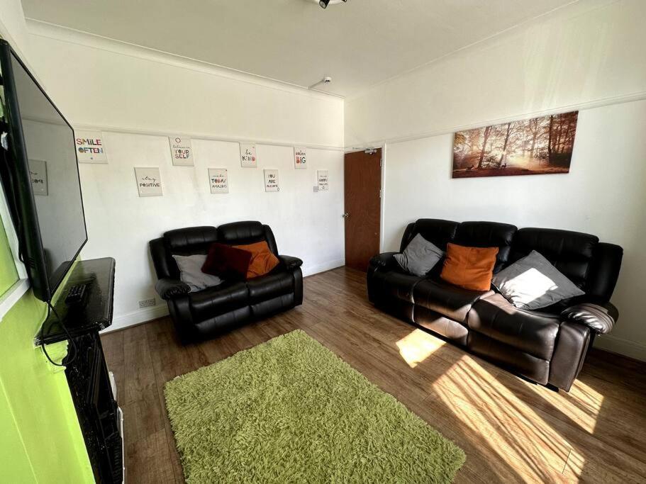 Feriehus Spacious Holiday Near Tube Station - By Starlet *