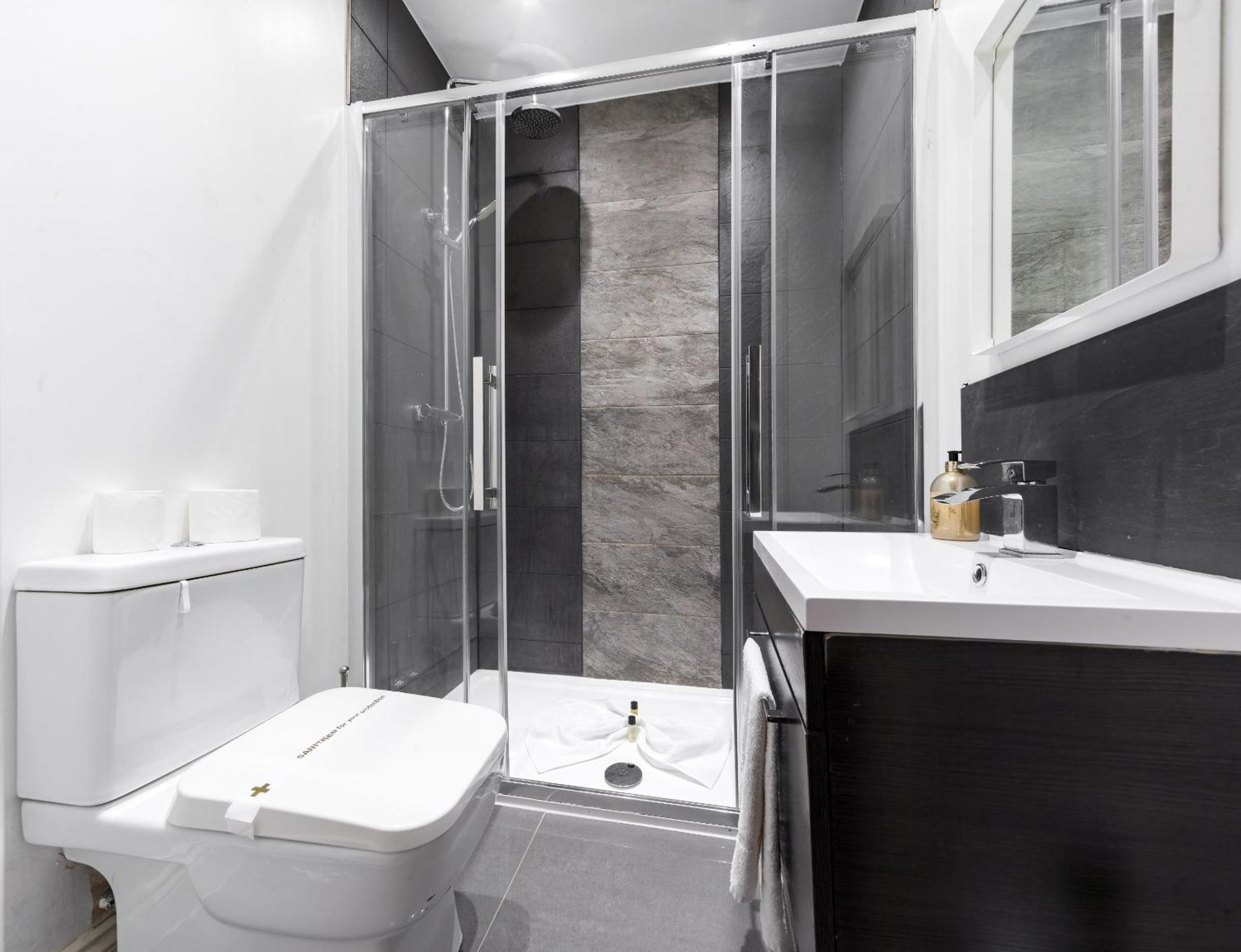 Whitechapel Grand