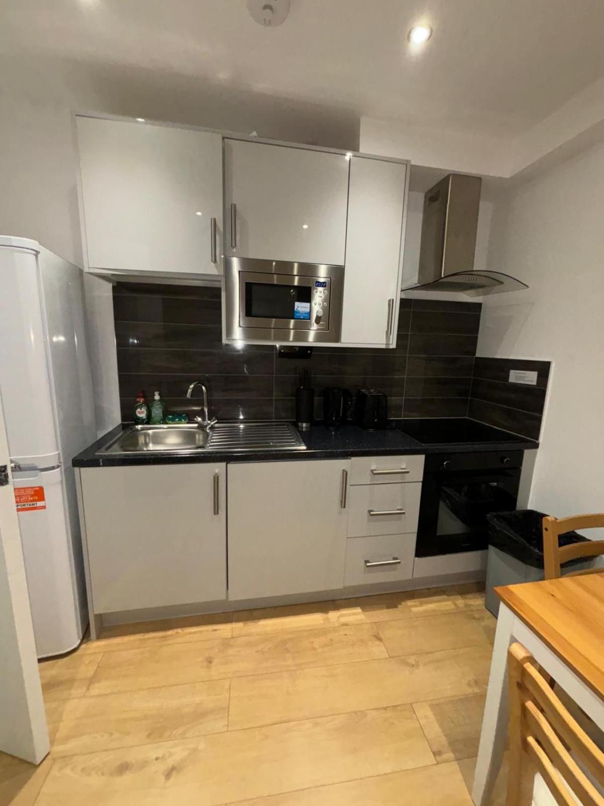 In Battersea Near Power Station/london Eye Bs3 Apartment London