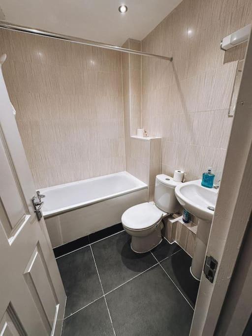 Modern 2 Bedroom Flat In Balham Apartment London