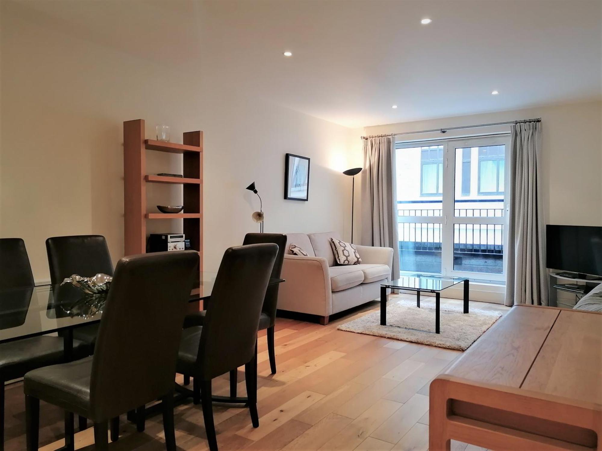 Still Life Tower Hill Executive Apartment *