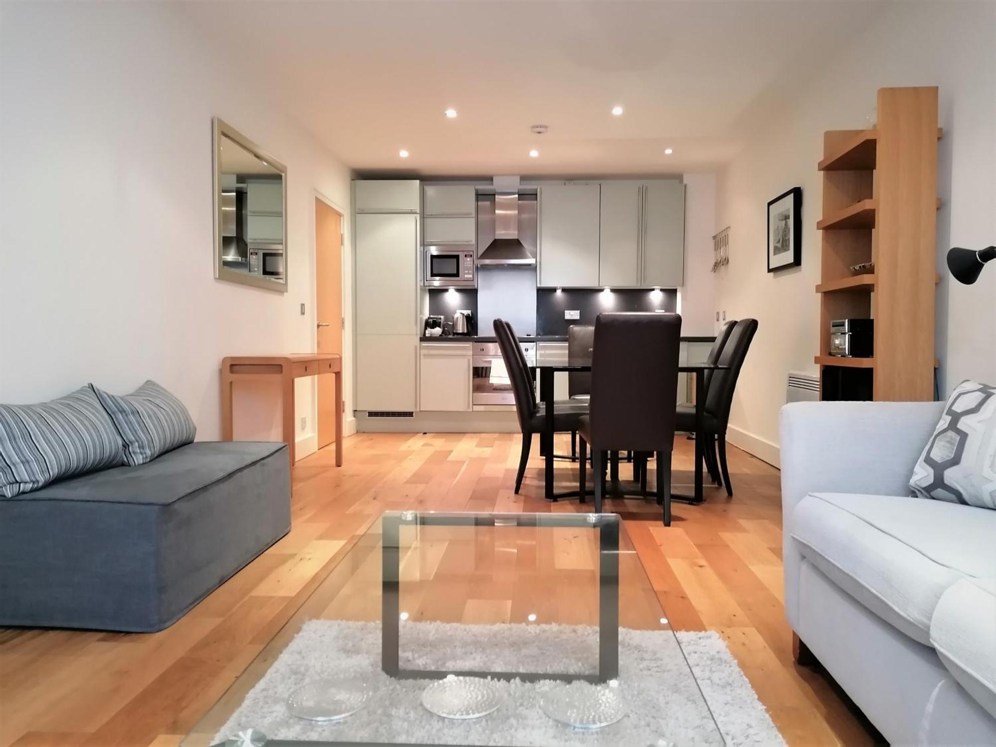 Still Life Tower Hill Executive Apartment