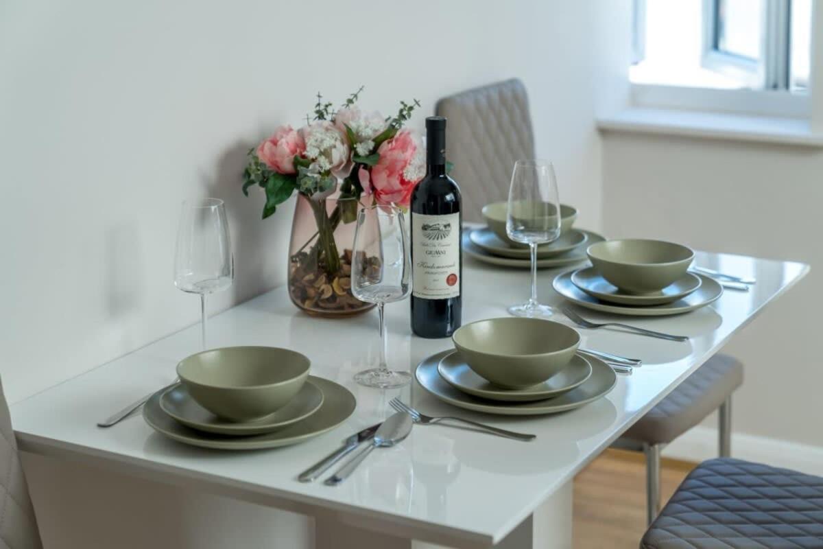 Of - Lovely Two Bedroom Lejlighed