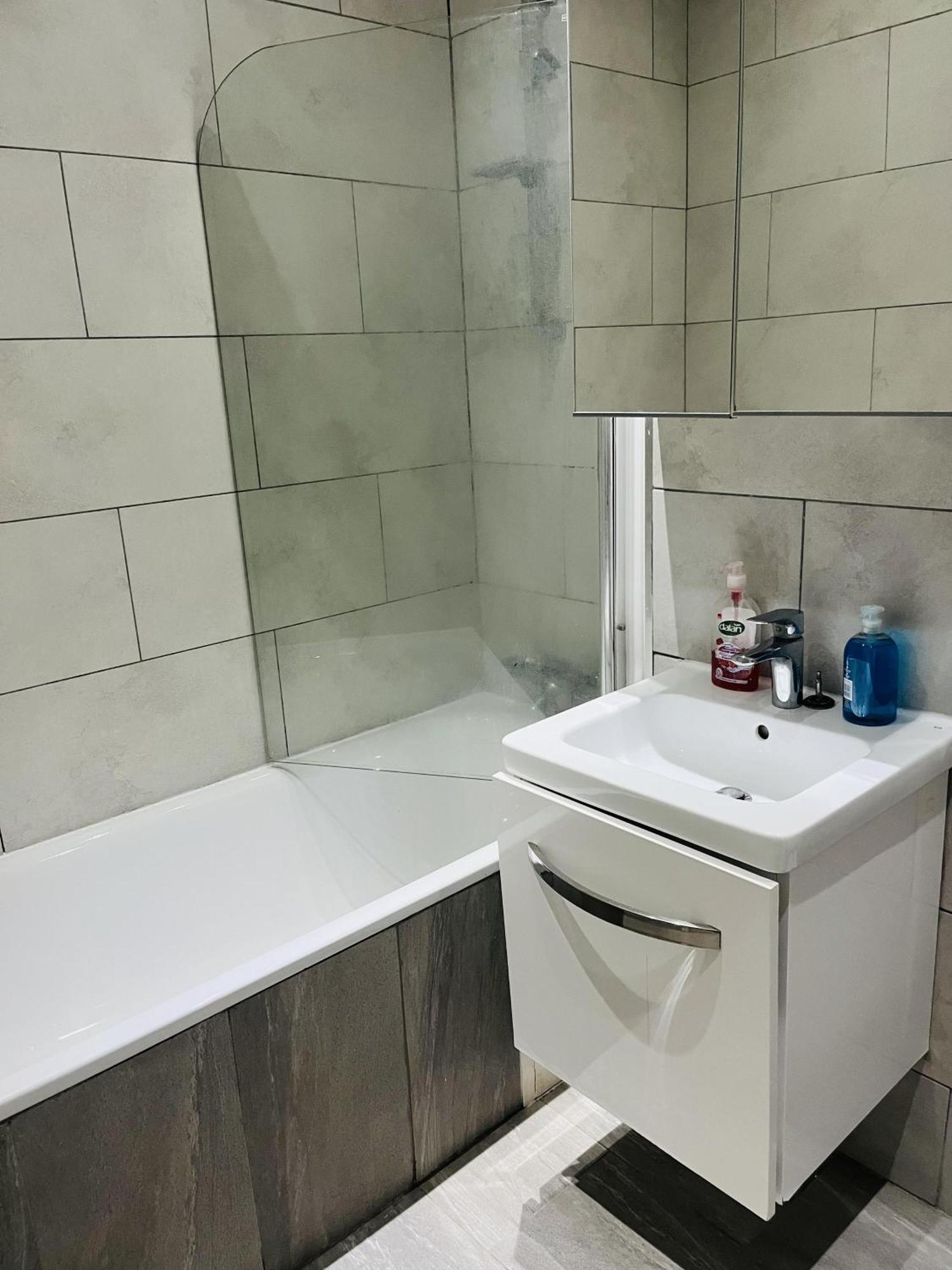 Apartment Immaculate 2-bed In