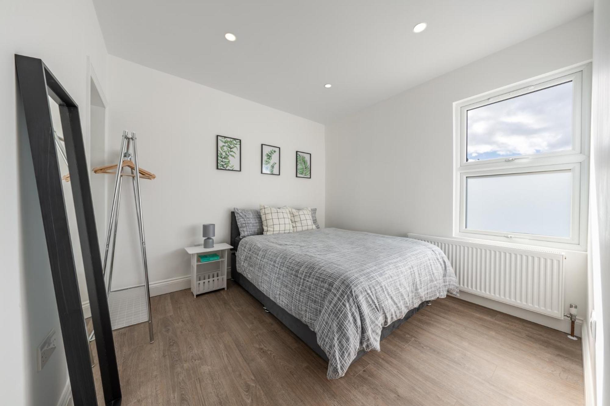 Entire 3 Bedroom House In - Canning Town, Airport, Excel Lägenhet