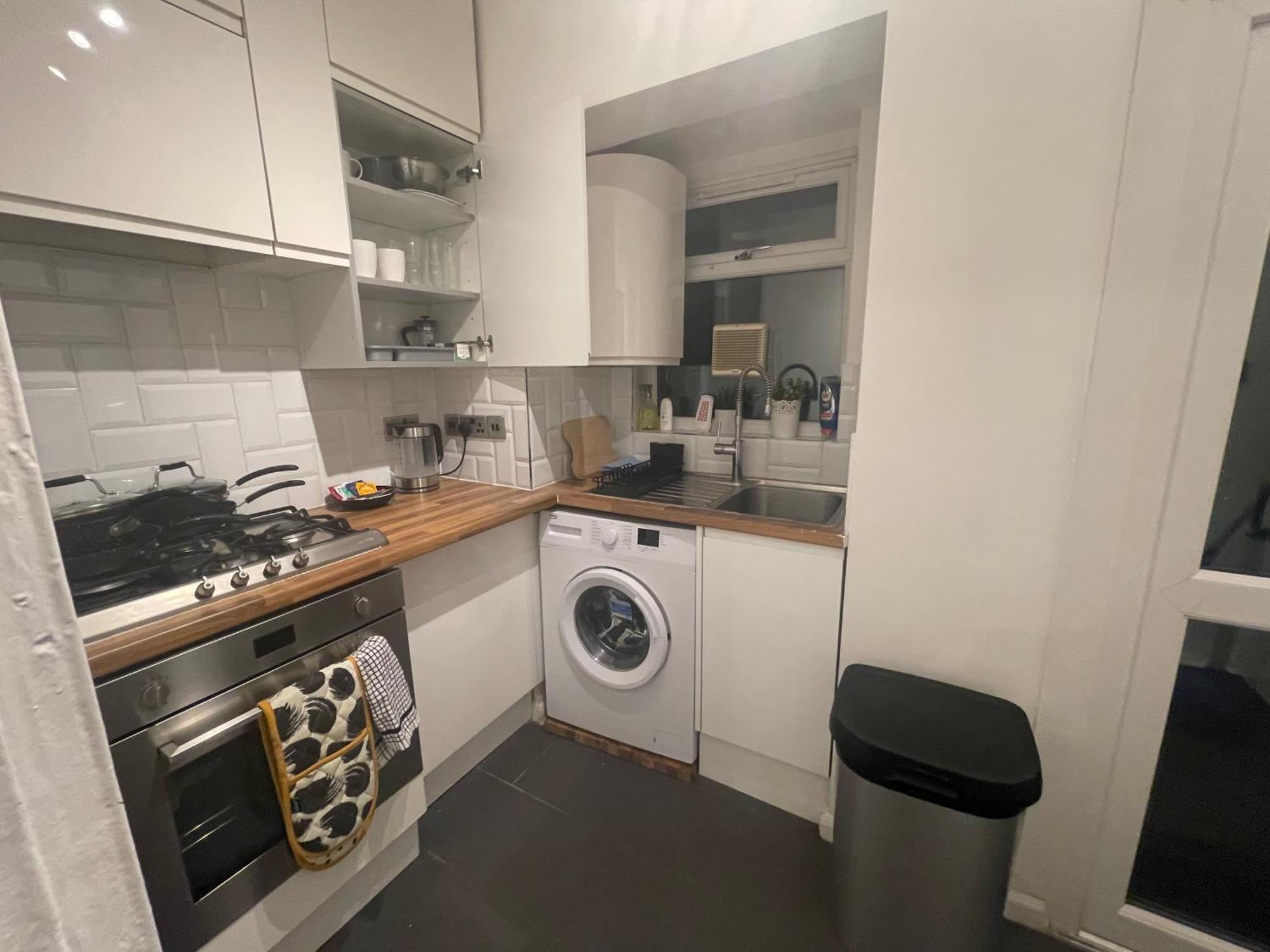 Hébergement de vacances Tooting - Cosy 2 Bedroom House With Garden, 5 Mins Walk To Tube Station