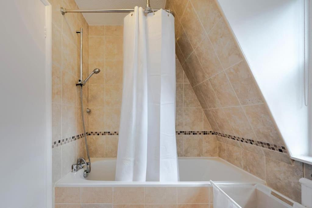 Lägenhet Luxury 3 Bedroom Near Hyde Park London