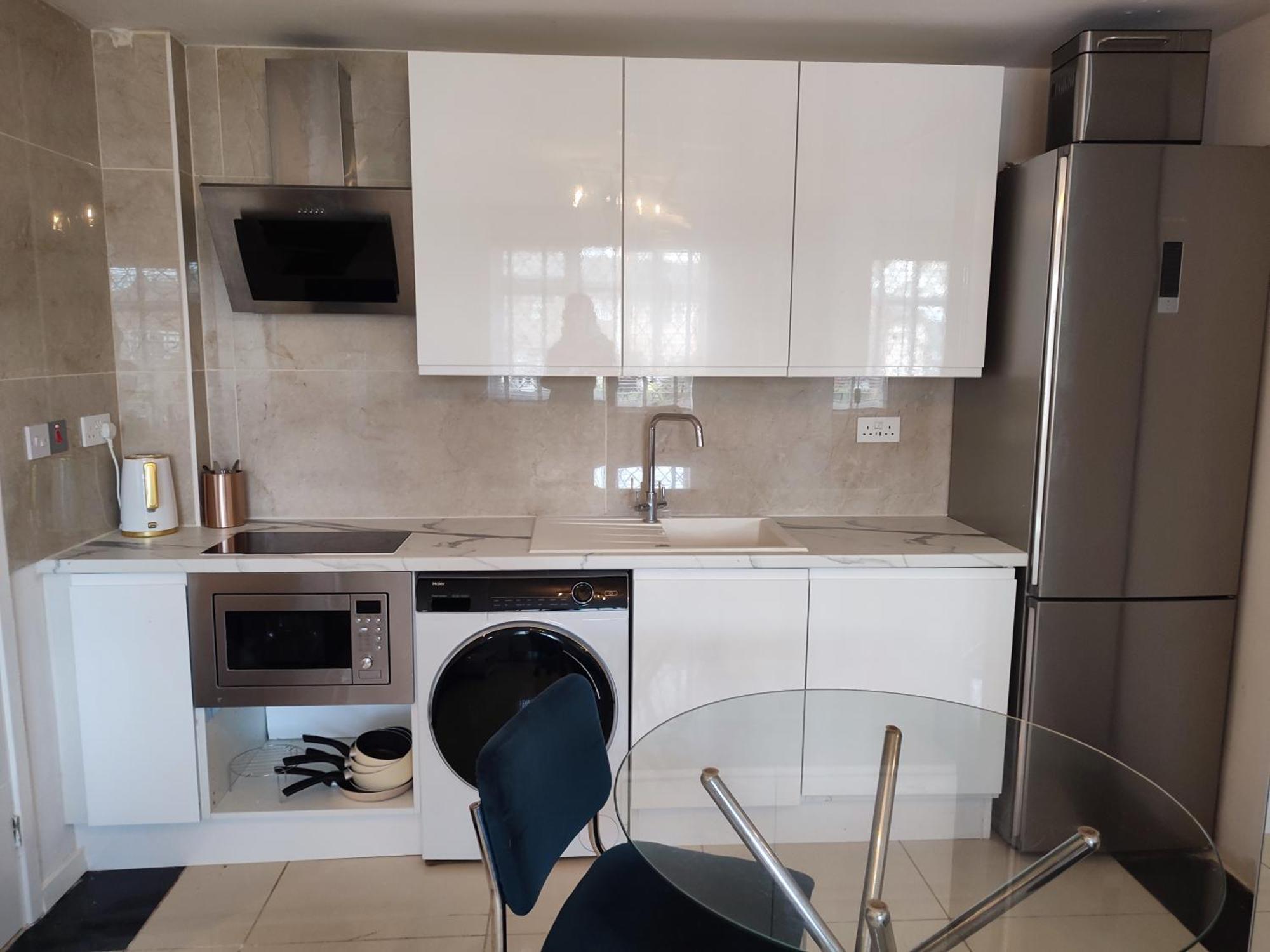 Appartement Bright And Spacious Studio Flat Londen