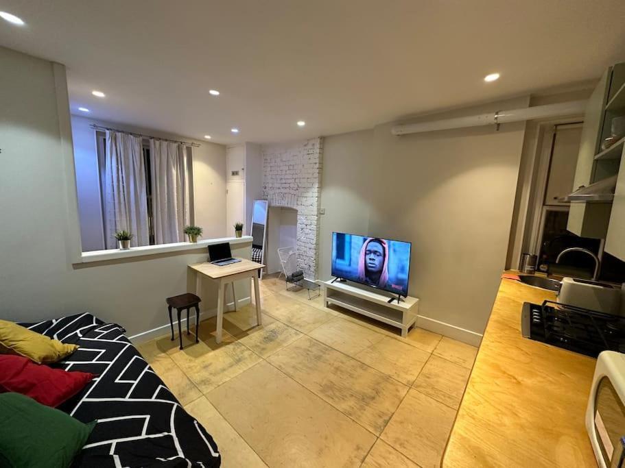 Appartement Comfortable Flat Near Portobello Rd Londres