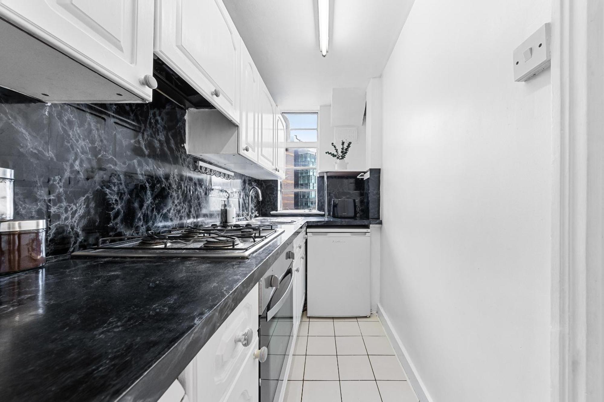 Paddington Station Paradise For Up To 4 Guests! Dream 2 Mins Walk From Station With Extra Double Sofa Bed! Lägenhet *