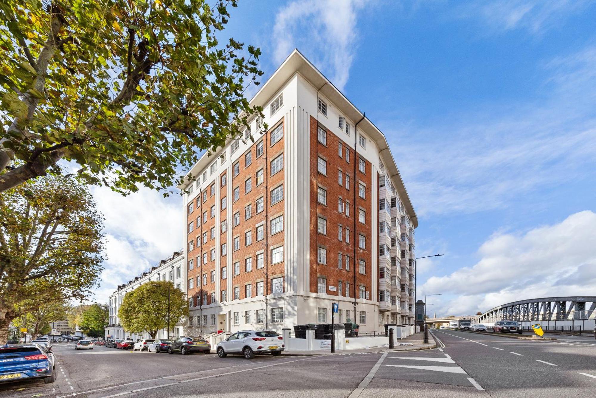 Paddington Station Paradise For Up To 4 Guests! Dream 2 Mins Walk From Station With Extra Double Sofa Bed! Lägenhet London