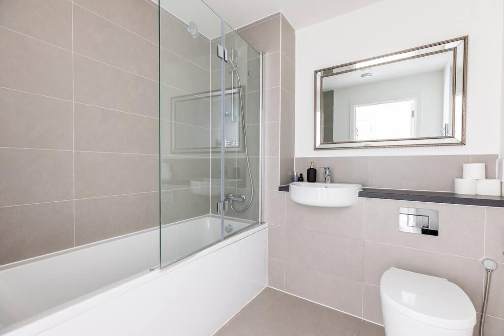 Leilighet Stylish & Comfortable Top-floor Flat In Harrow London
