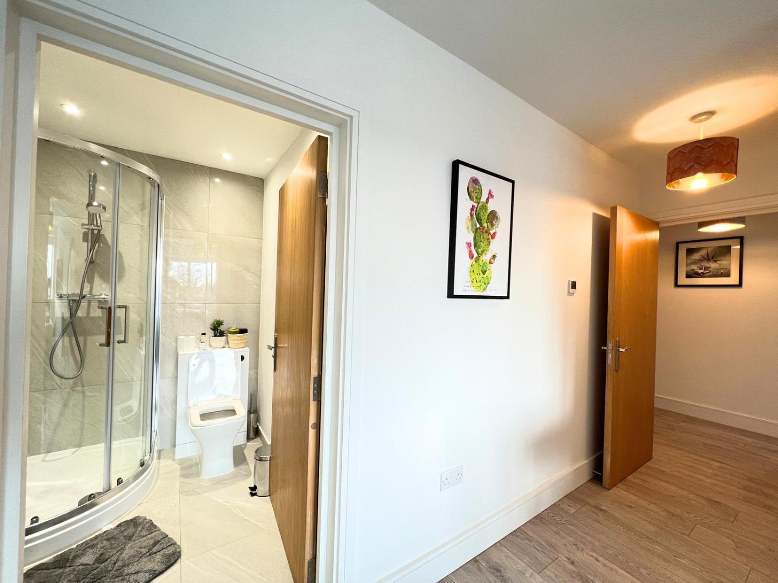 C1, Luxury 2 Bedroom Flat In Wembley Lägenhet *