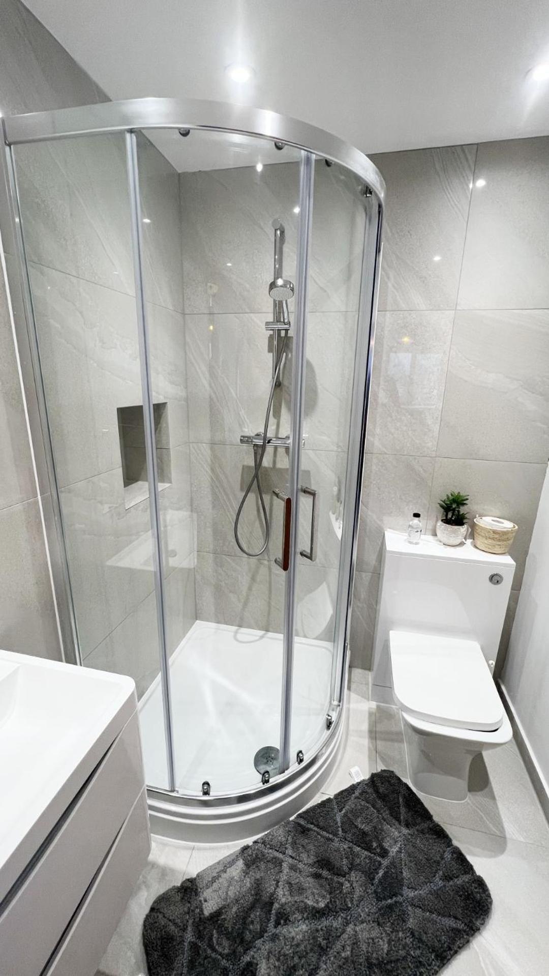 Lägenhet C1, Luxury 2 Bedroom Flat In Wembley