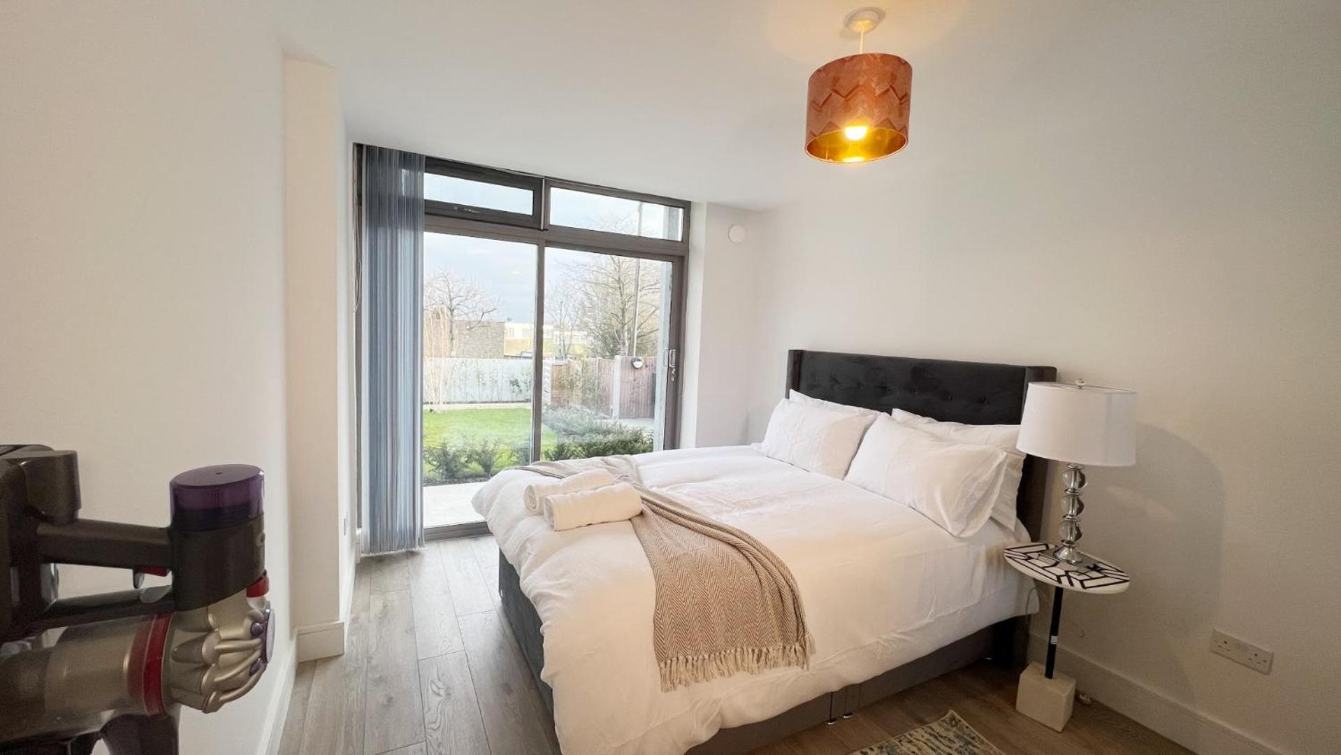 C1, Luxury 2 Bedroom Flat In Wembley Lägenhet *