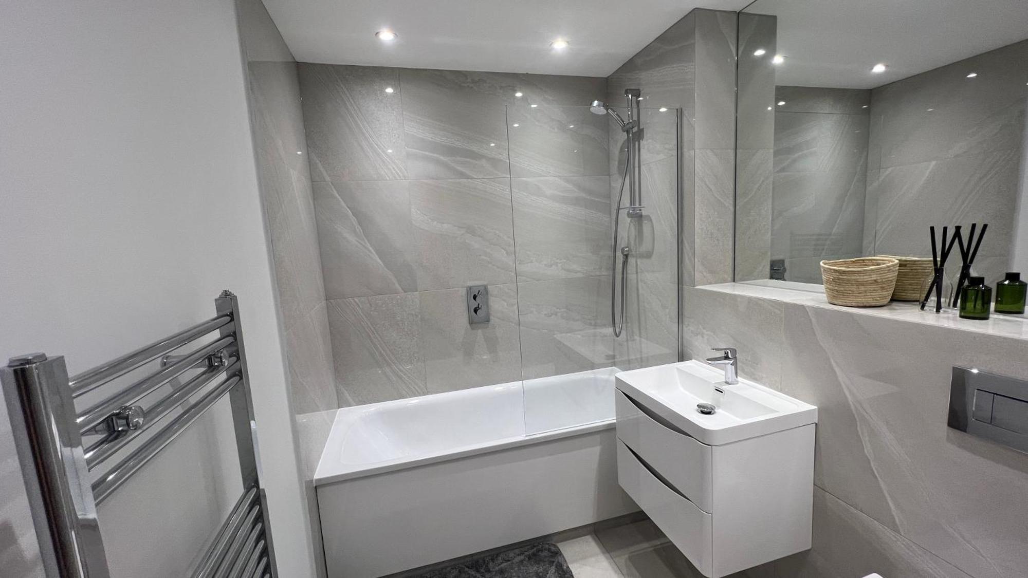 C1, Luxury 2 Bedroom Flat In Wembley Lägenhet London