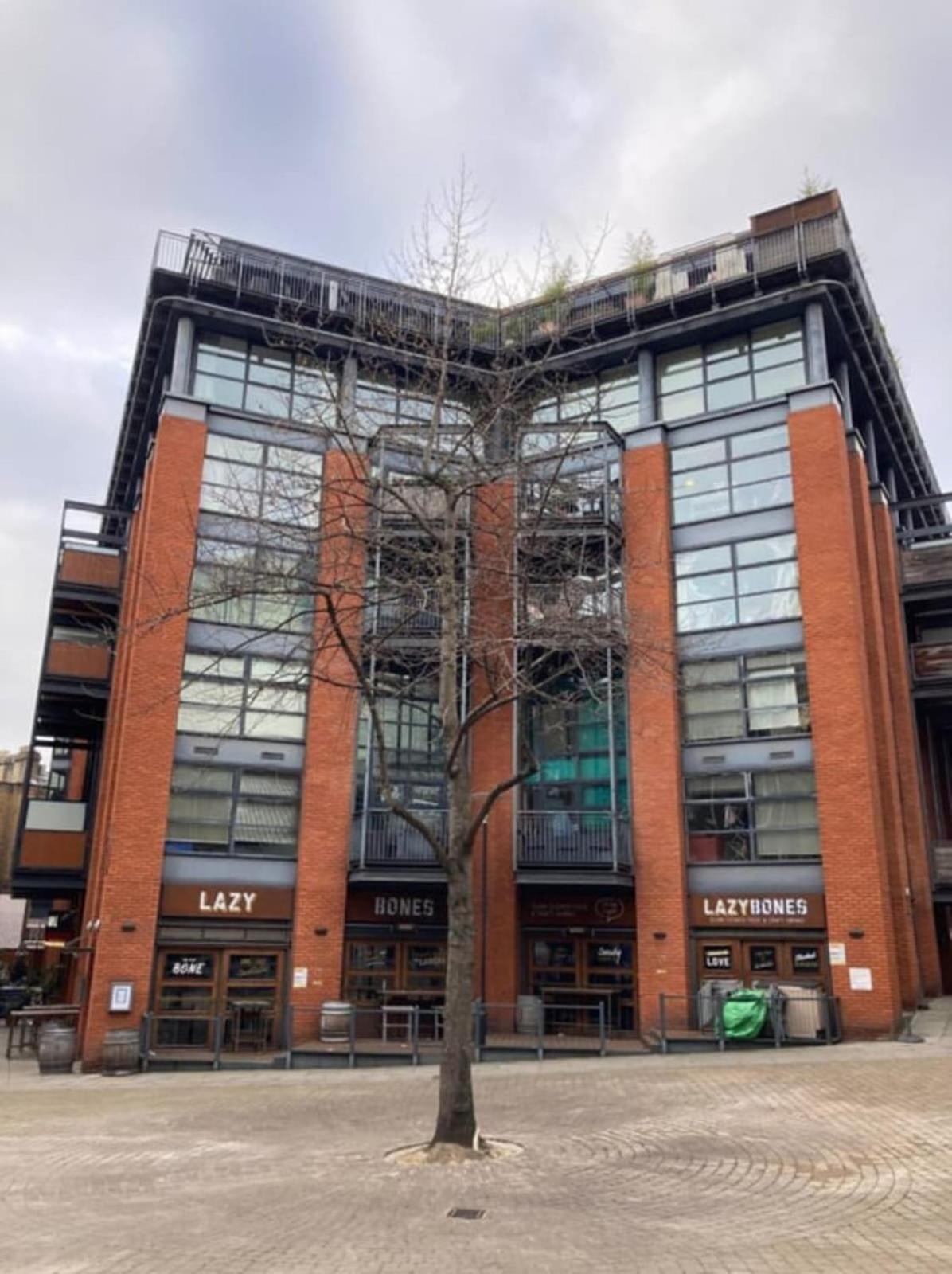 Modern & Spacious 2 Bedroom In Appartement Londres