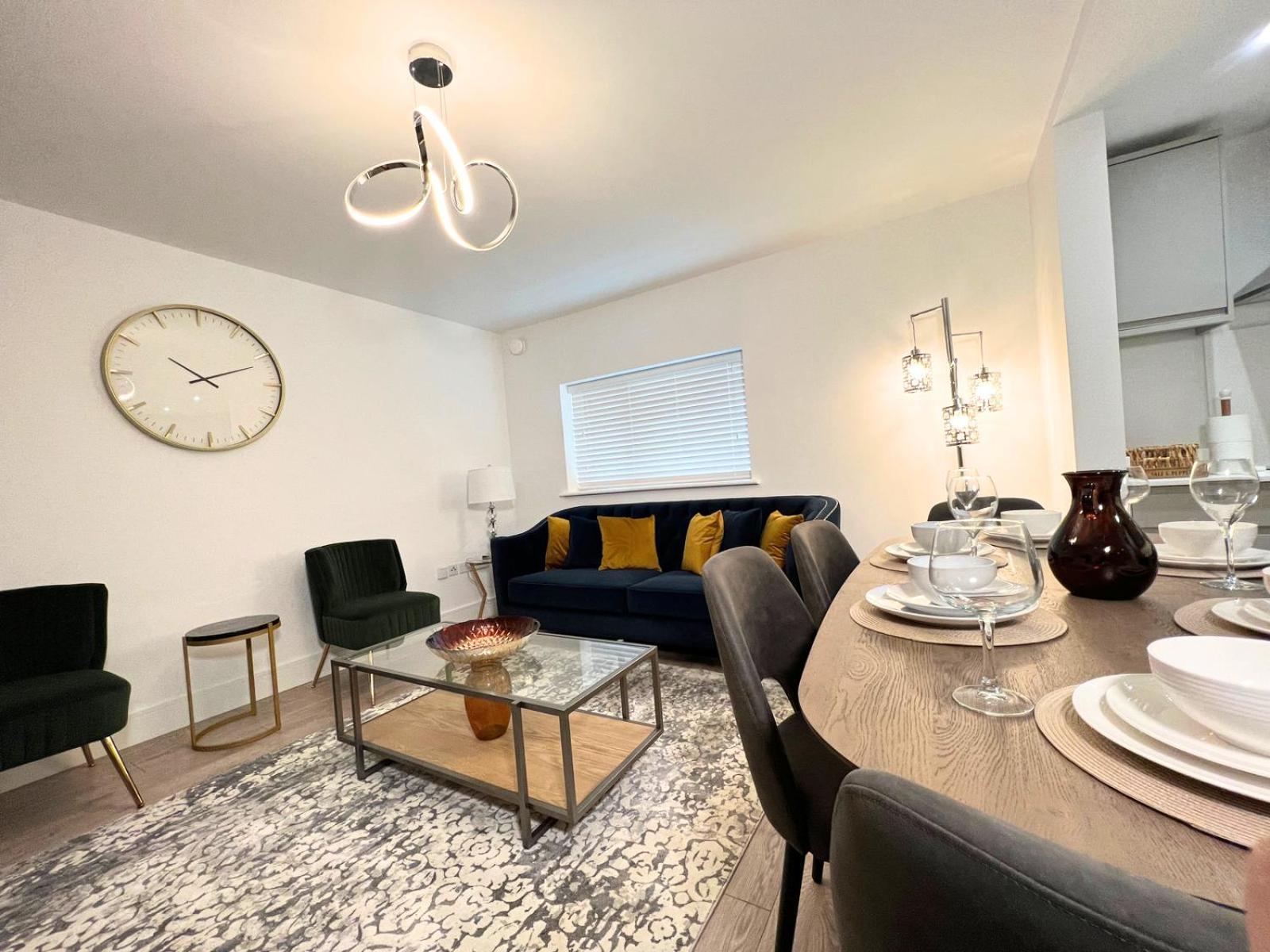 C1, Luxury 2 Bedroom Flat In Wembley Lägenhet