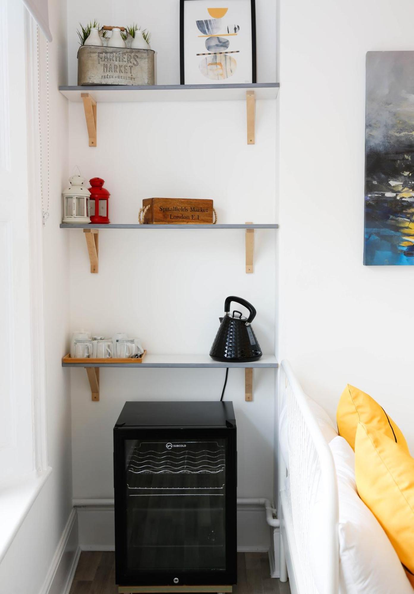 Stylish 1-minute Walk To Camden Town Metro, Shops, Cafes, Bars & Restaurants With Shared Bathrooms * Londres