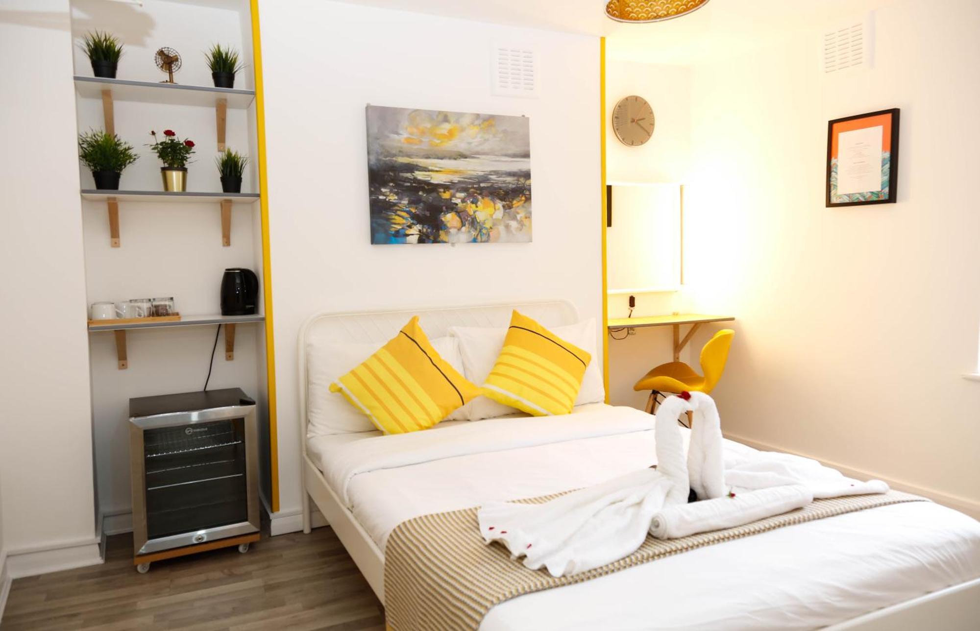 Stylish 1-minute Walk To Camden Town Metro, Shops, Cafes, Bars & Restaurants With Shared Bathrooms * Londres