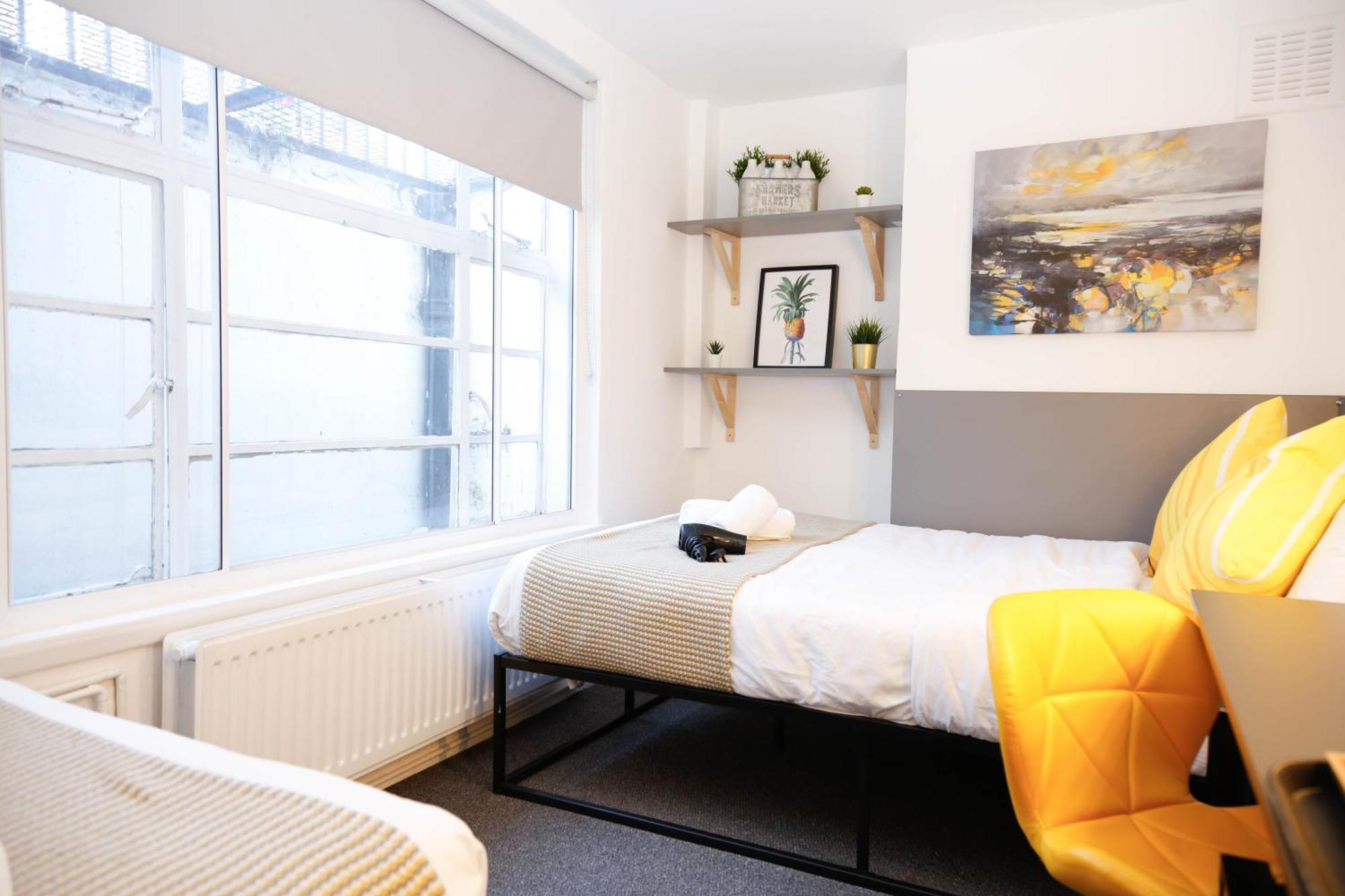 Stylish 1-minute Walk To Camden Town Metro, Shops, Cafes, Bars & Restaurants With Shared Bathrooms
