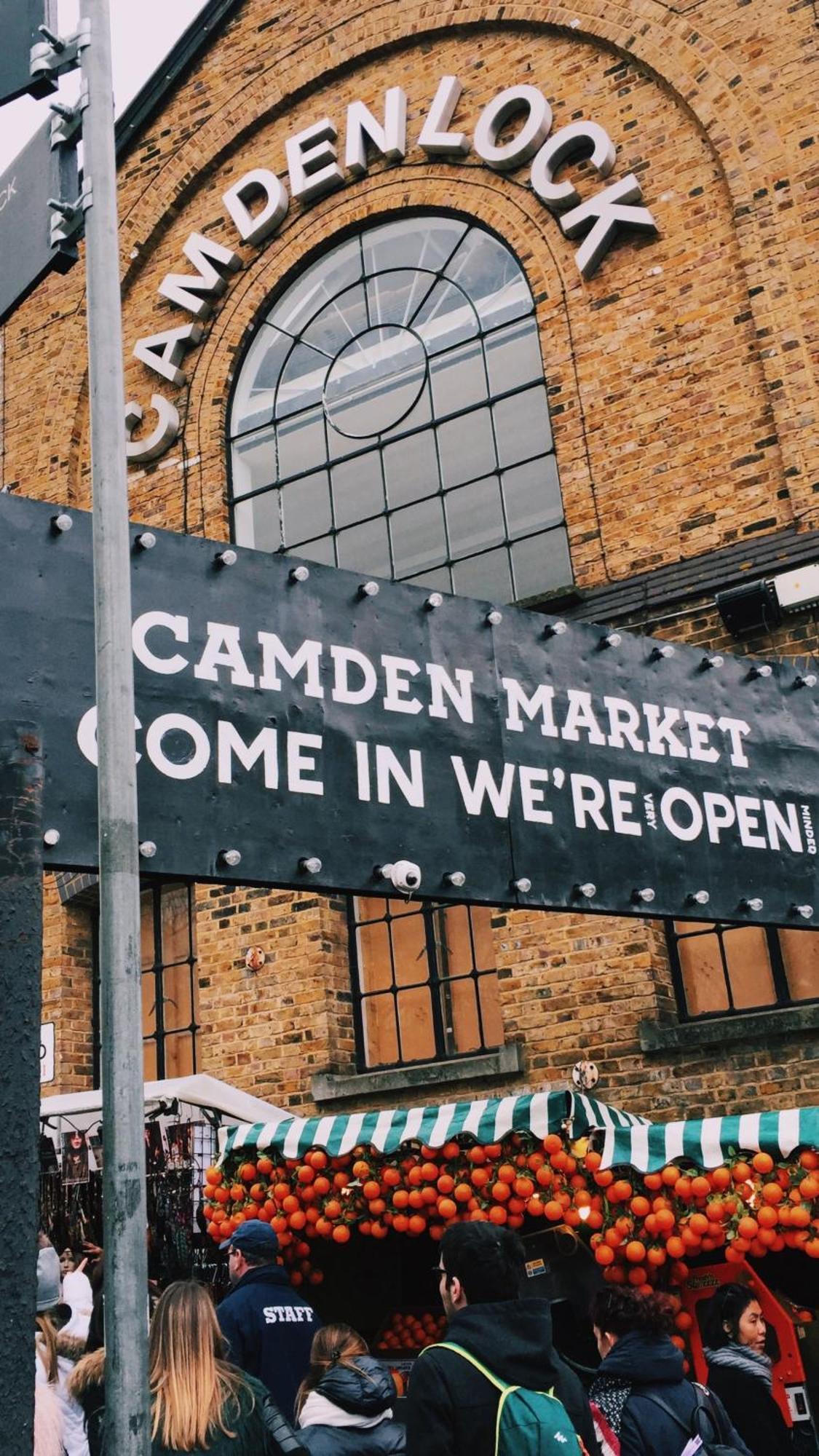 Stylish 1-minute Walk To Camden Town Metro, Shops, Cafes, Bars & Restaurants With Shared Bathrooms Séjour chez l'habitant Londres
