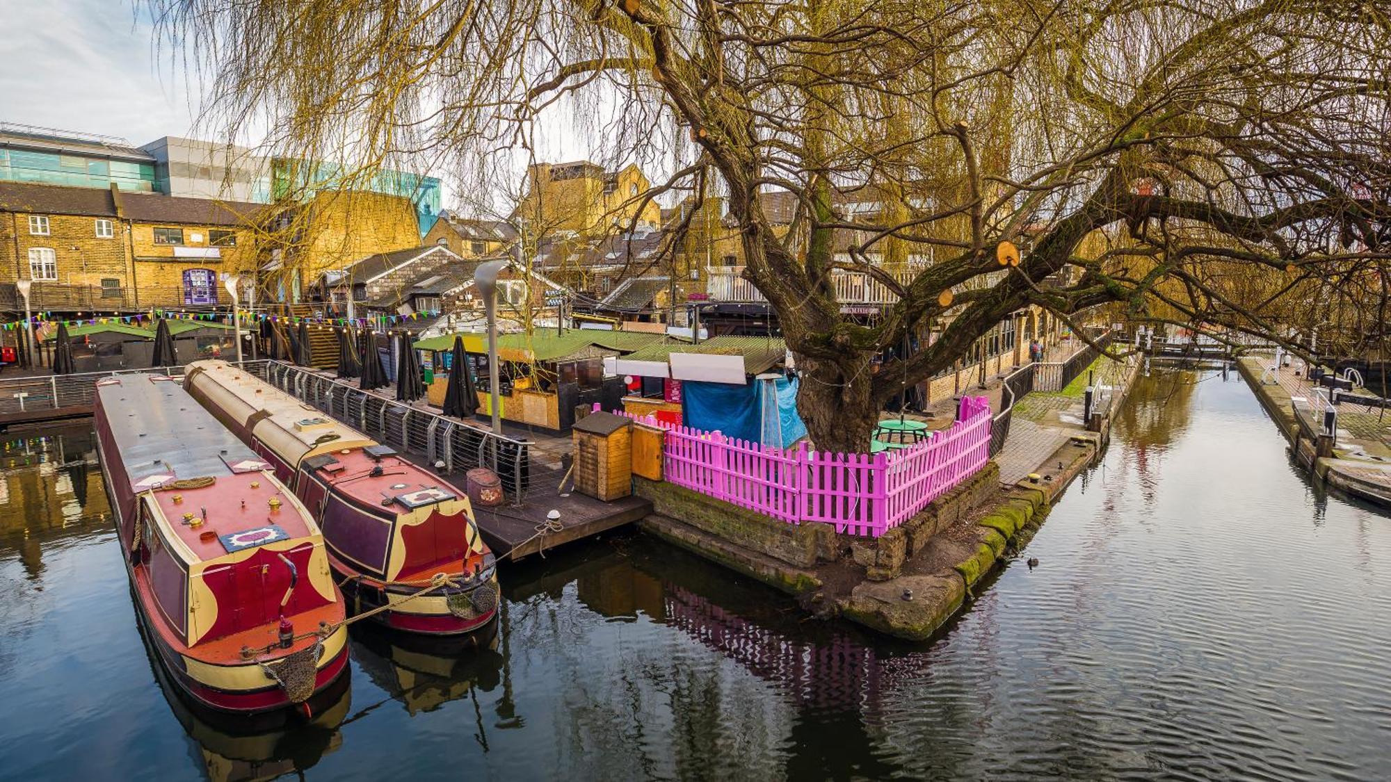 Stylish 1-minute Walk To Camden Town Metro, Shops, Cafes, Bars & Restaurants With Shared Bathrooms Londres