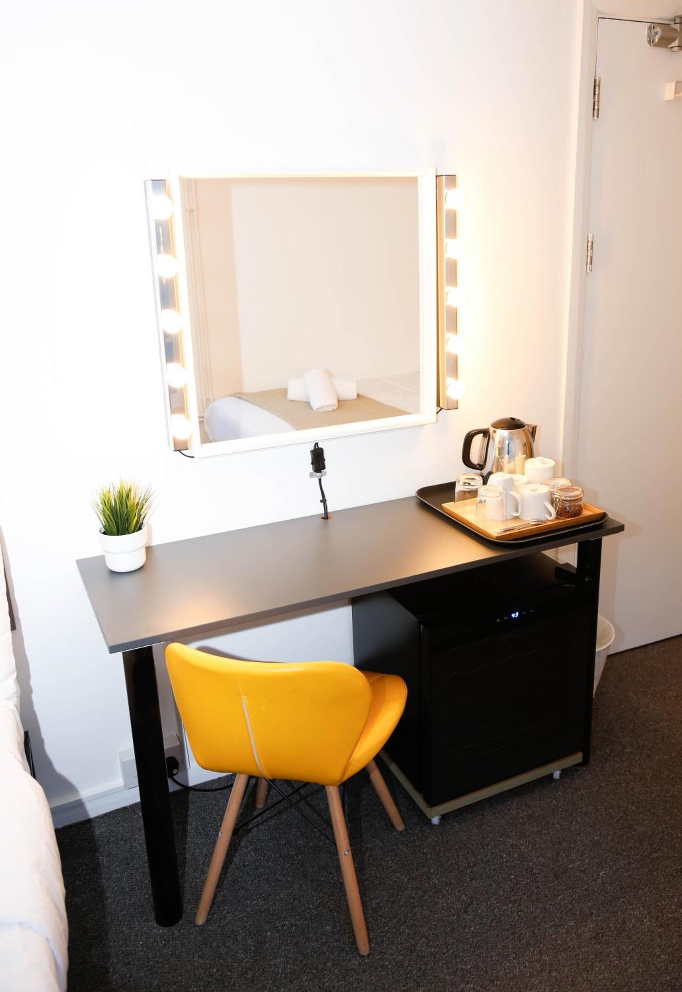 Stylish 1-minute Walk To Camden Town Metro, Shops, Cafes, Bars & Restaurants With Shared Bathrooms Londres