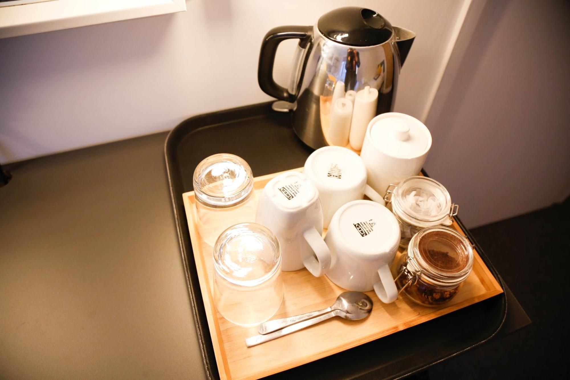 Stylish 1-minute Walk To Camden Town Metro, Shops, Cafes, Bars & Restaurants With Shared Bathrooms Séjour chez l'habitant *