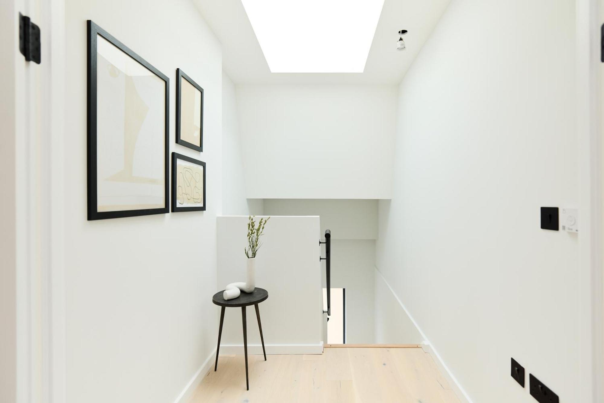 The Brondesbury Hideaway - Stylish 3bdr Flat With Balcony & Parking Apartment