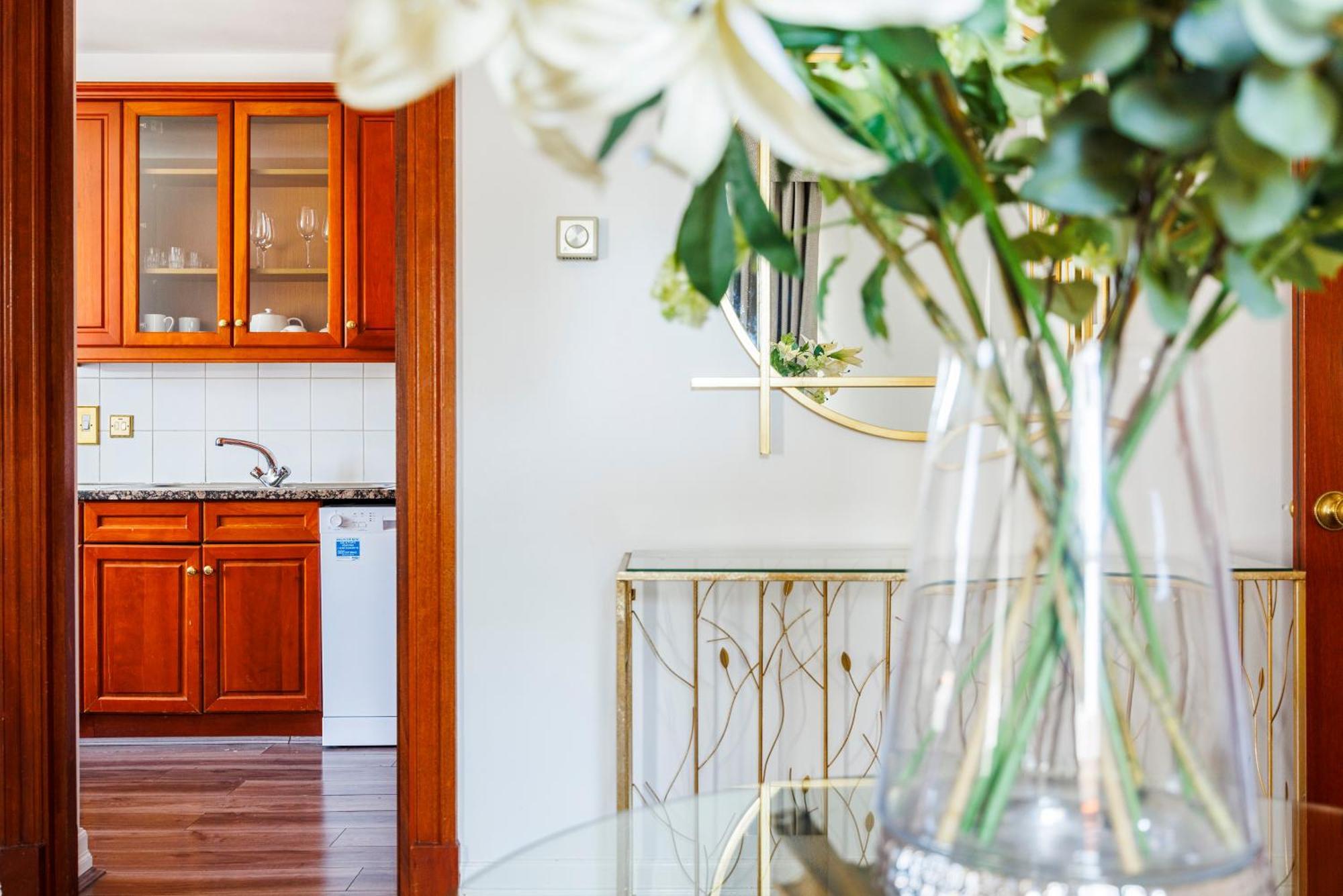 Carlton Court - Mayfair 5* London