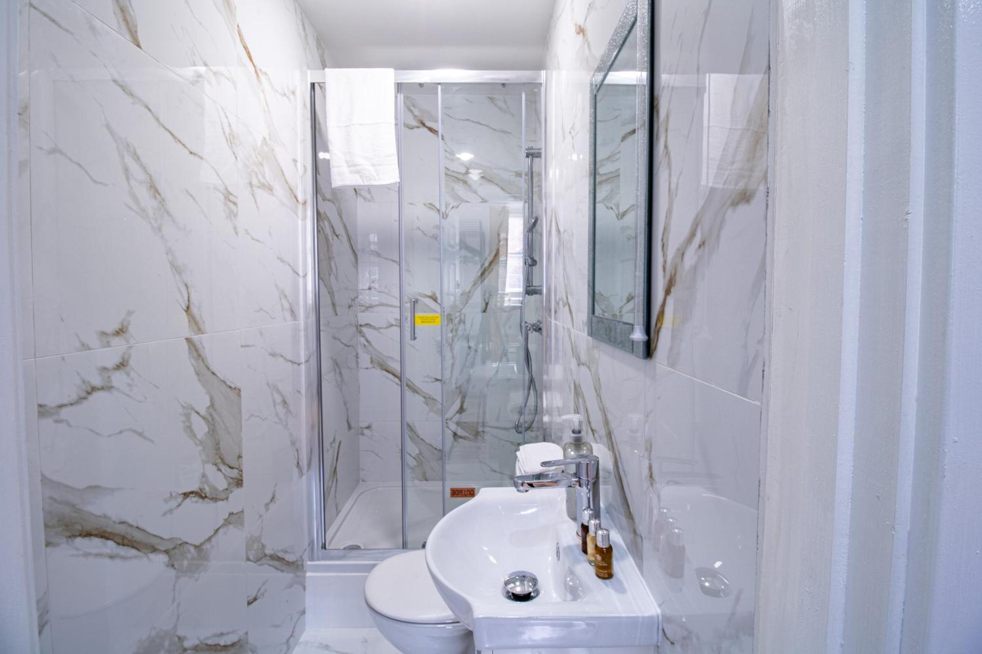 Modern 2-bedroom On Oxford Street 8gc Leilighet *