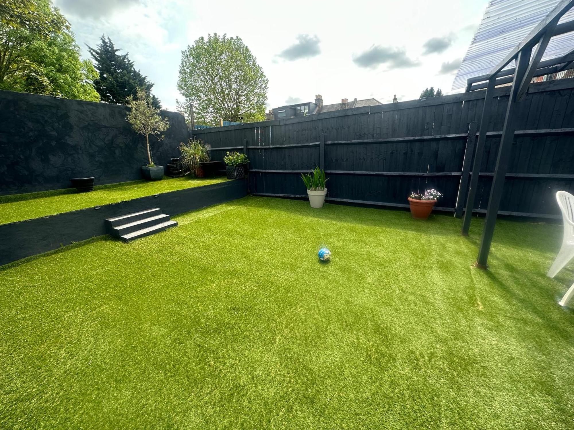 5 Bedroom House Se6