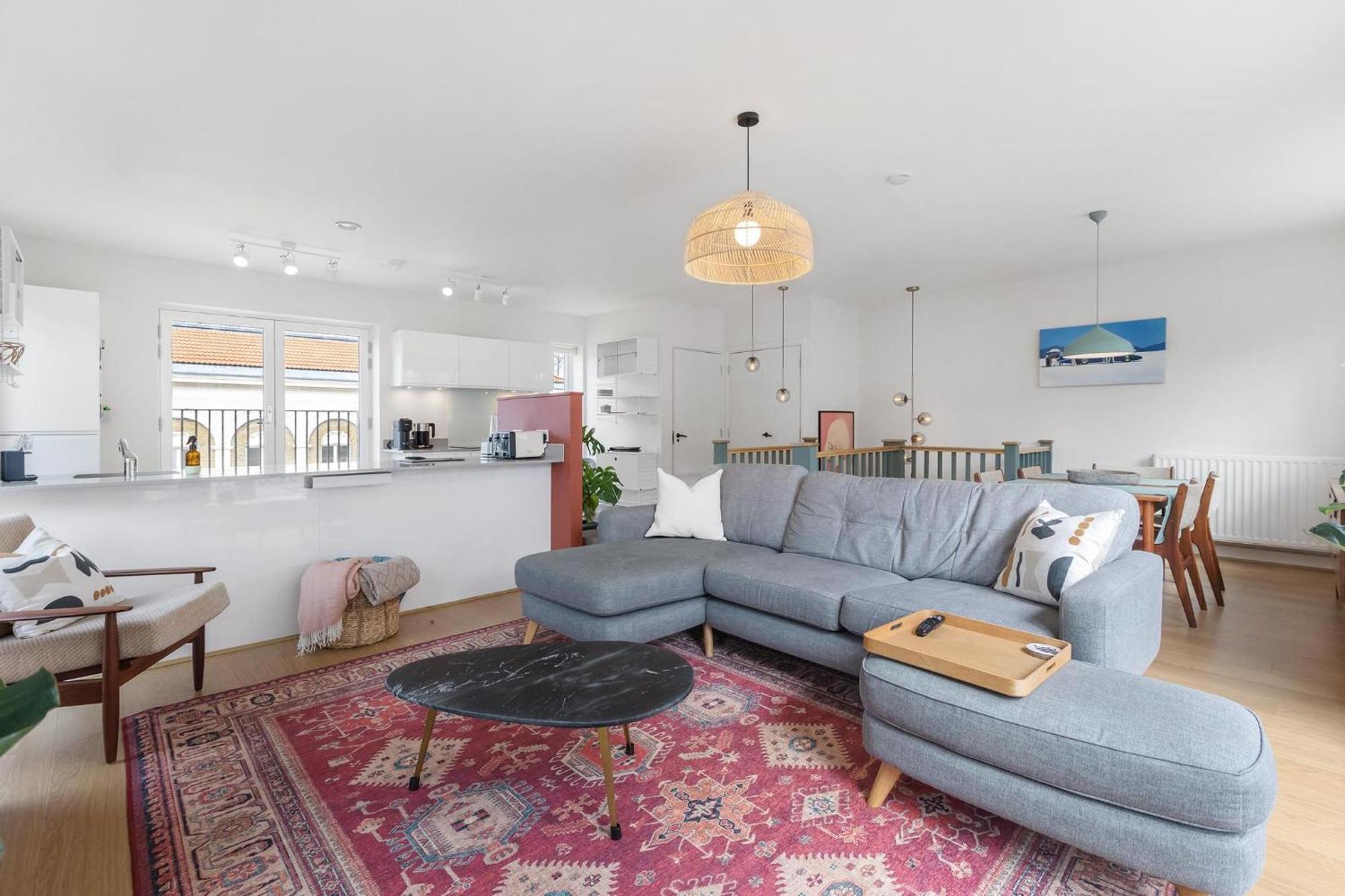 Designer 2bed 3bath Duplex - 20mins2central London! Appartement