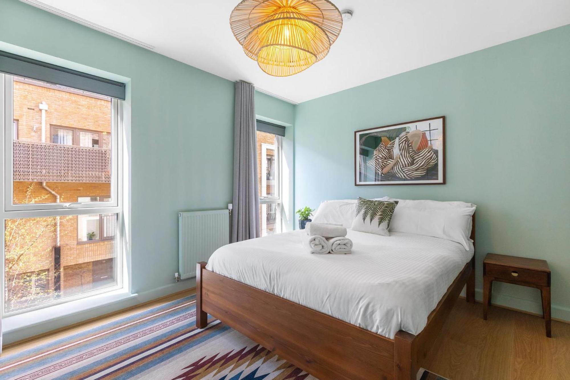 Designer 2bed 3bath Duplex - 20mins2central London! Appartement