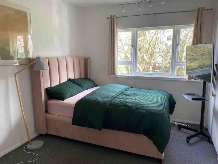 Leilighet A Spacious, Comfortable For 4 Ppl In London, Zone 2