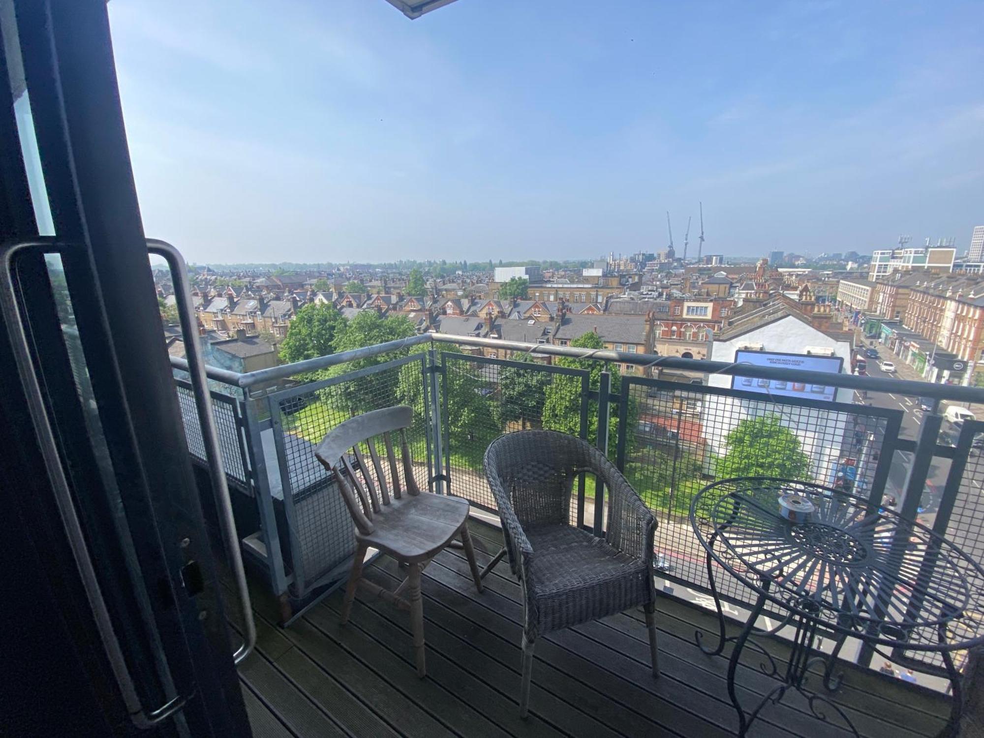 Penthouse In Battersea Amazing Views Of London