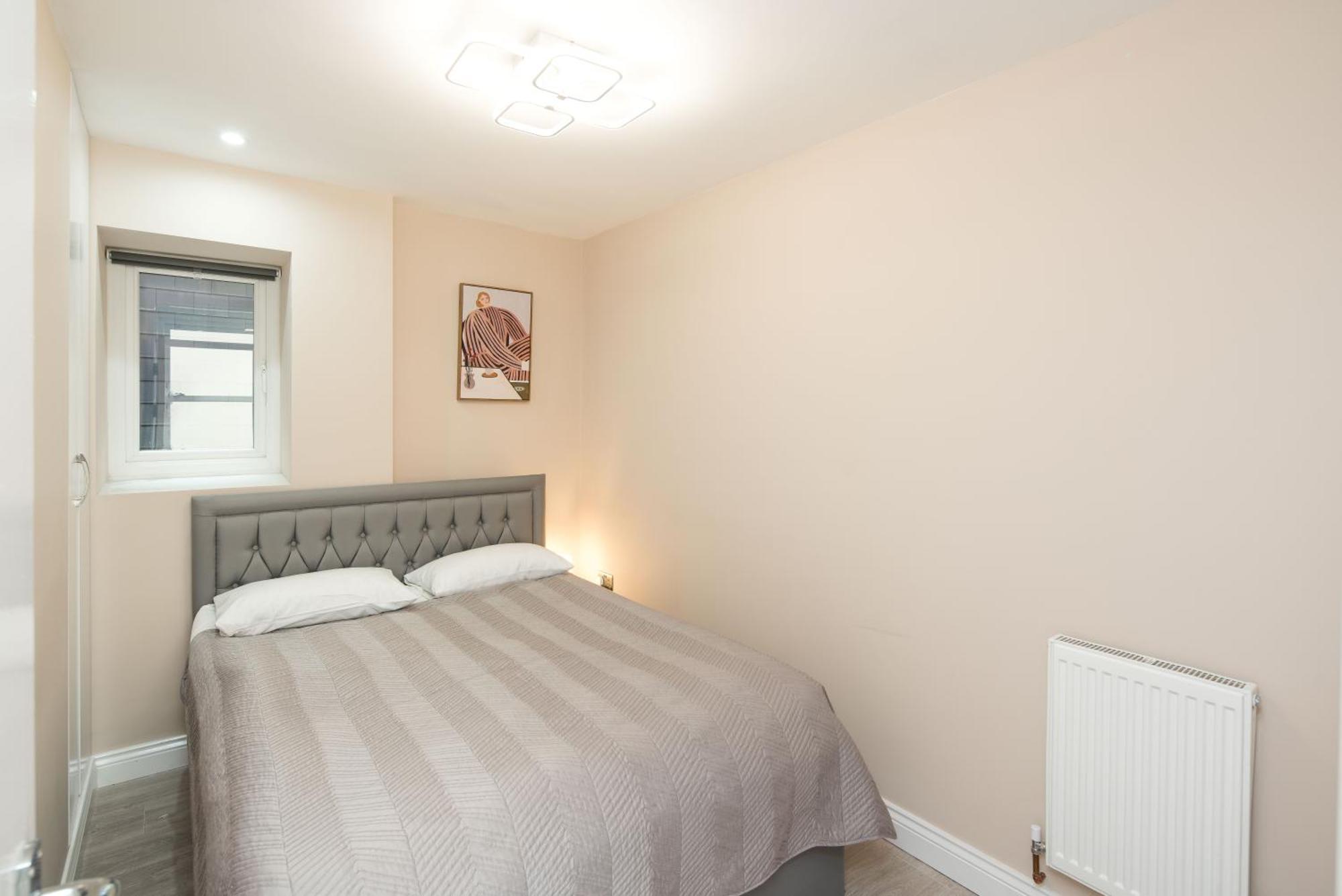 Appartamento Tranquil Trio Bedrooms Londra