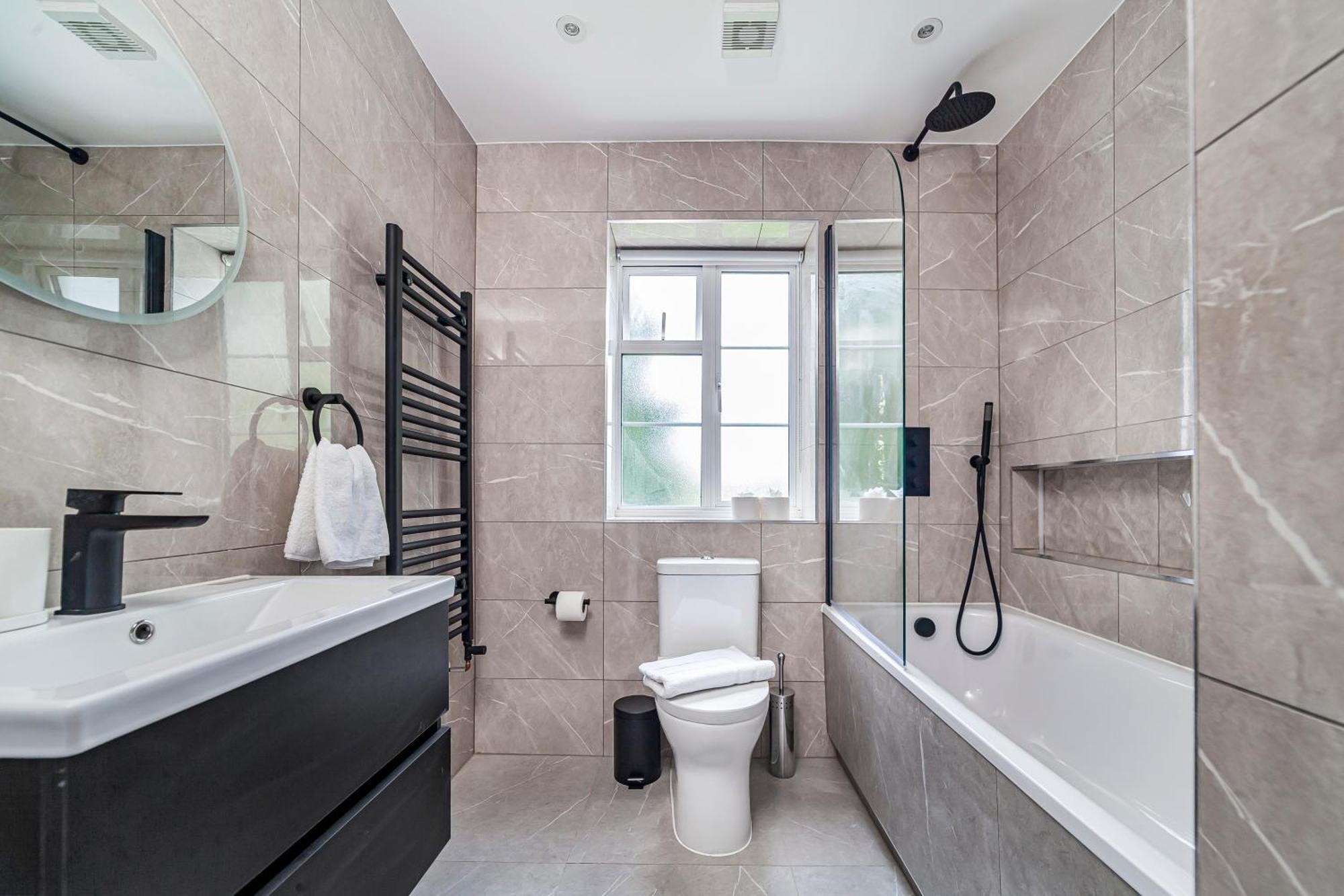 Leilighet Arte - Serviced For Leisure And Business - Private Parking - 12 Minutes Walking From Wembley Stadium London