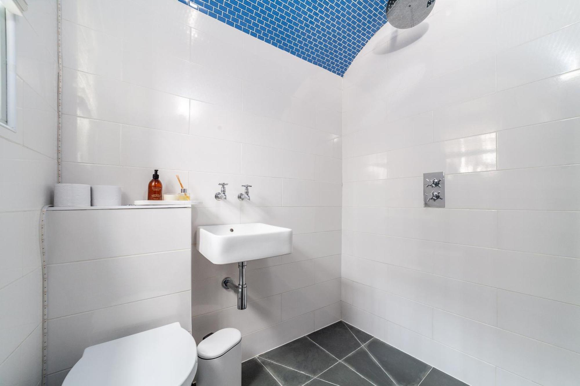 Stylish & Central 2-bed, 2-bath In Notting Hill Leilighet *