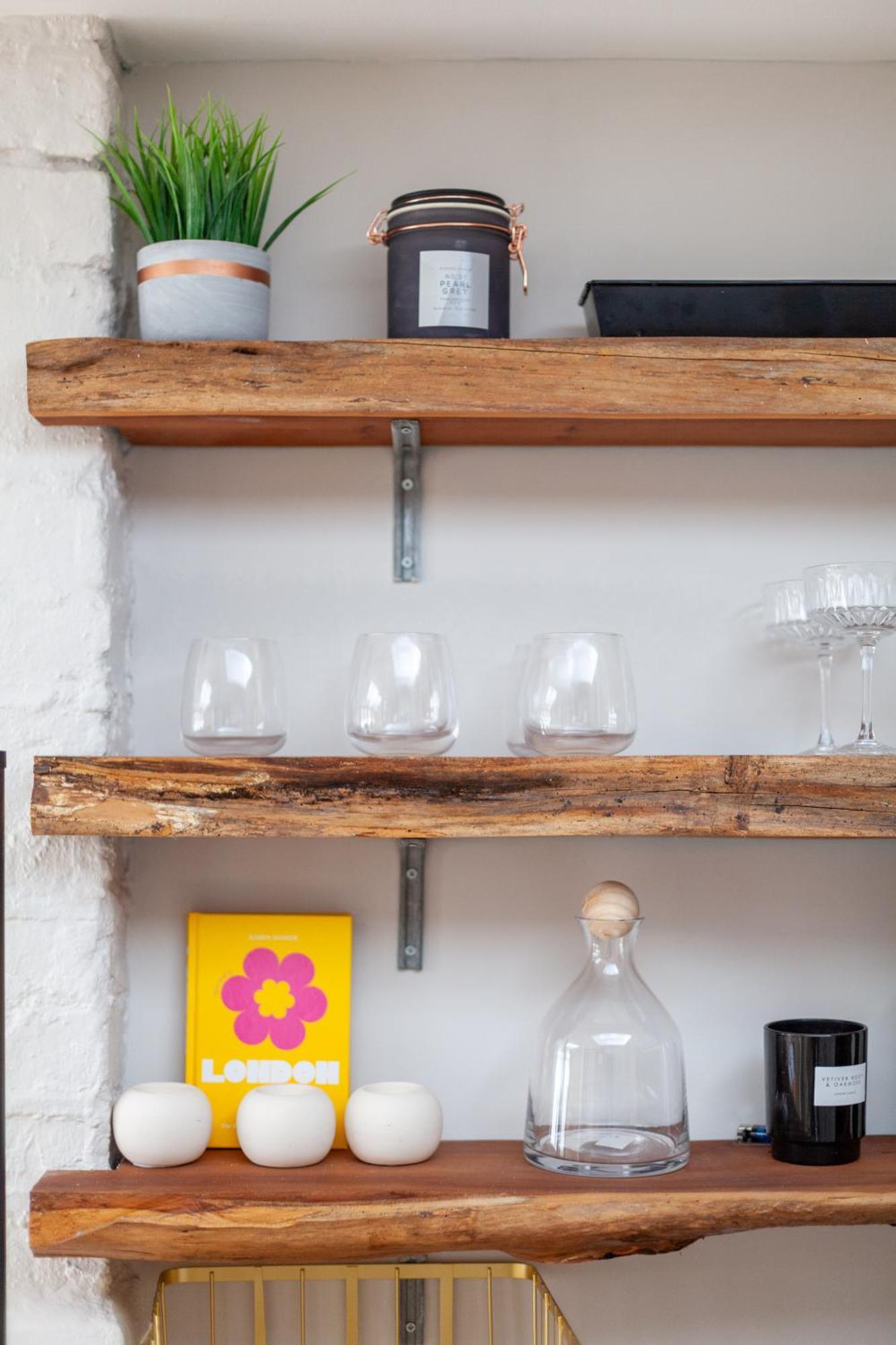 Stylish & Central 2-bed, 2-bath In Notting Hill Leilighet London